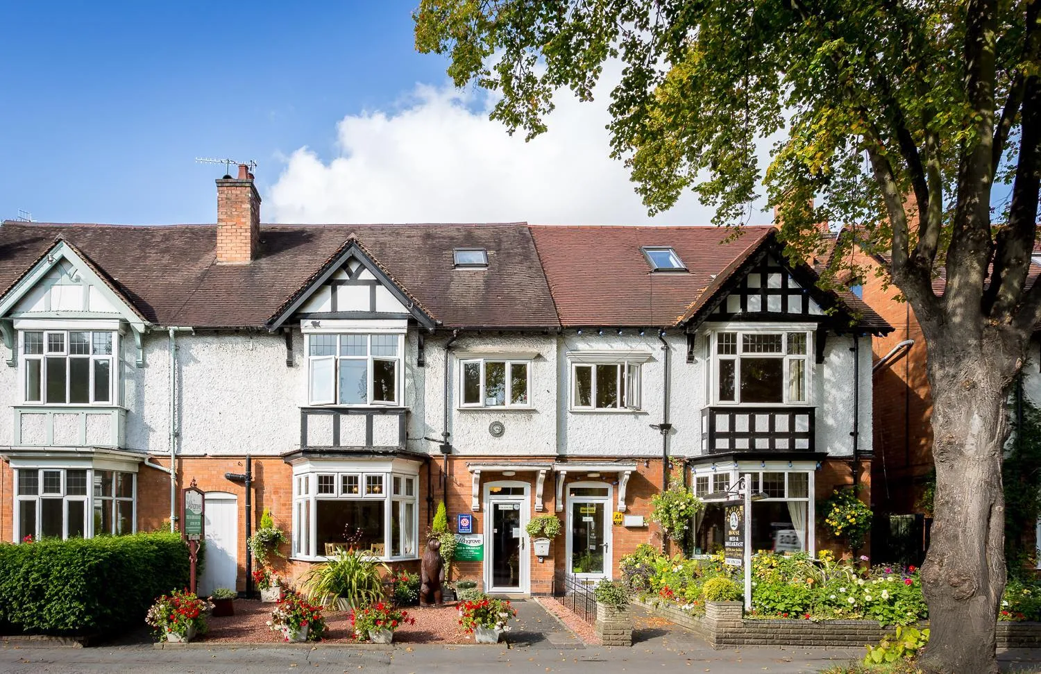 Facade/entrance in Ashgrove House