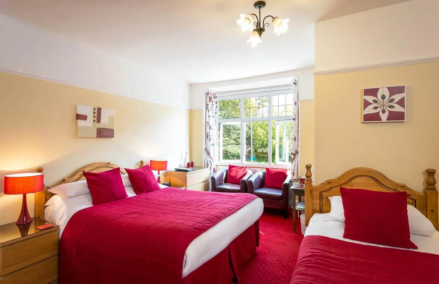 Bedroom, Bed in Ashgrove House