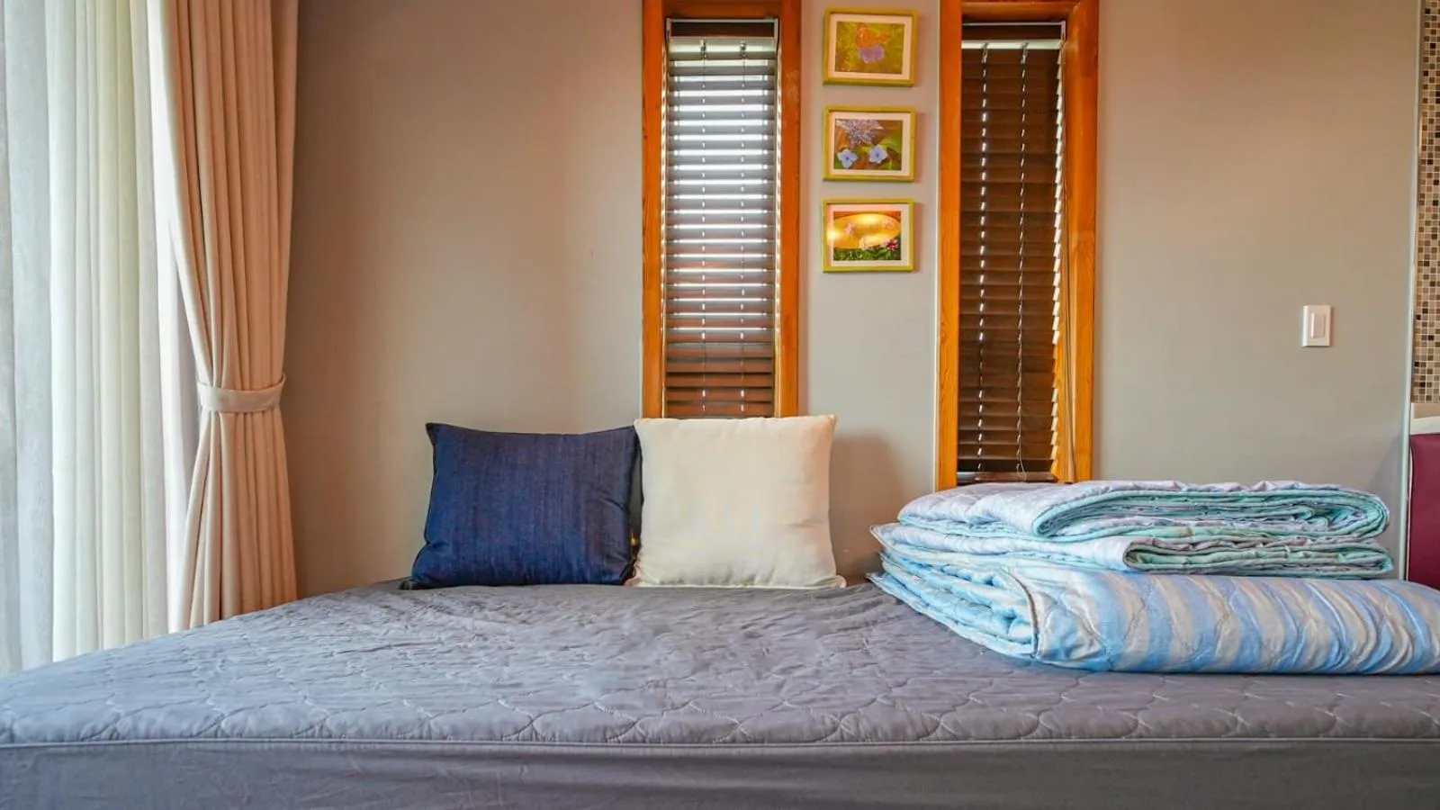 Photo of the whole room, Bed in Jeju Eco Suites