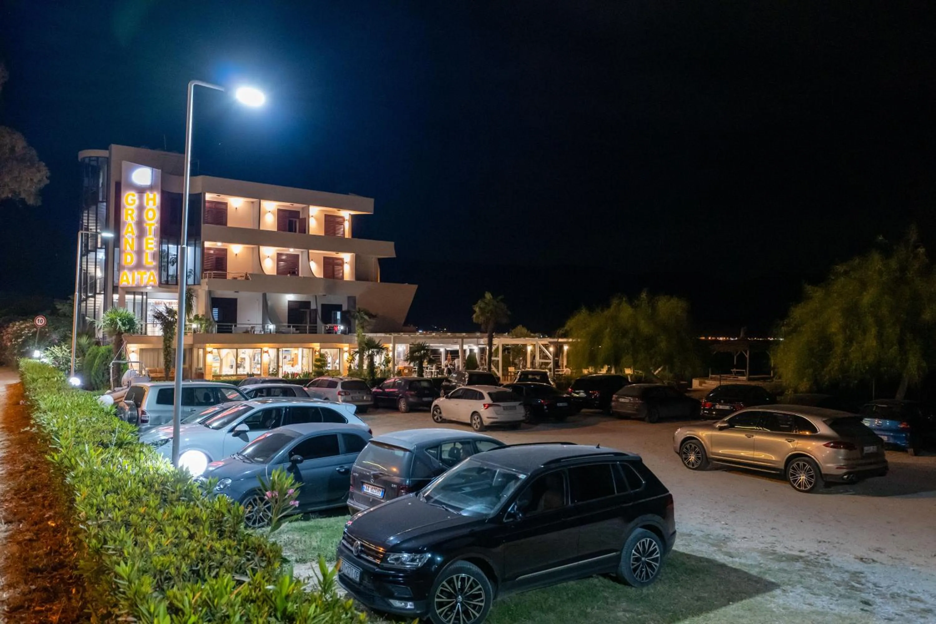 Parking in Grand Hotel Aita