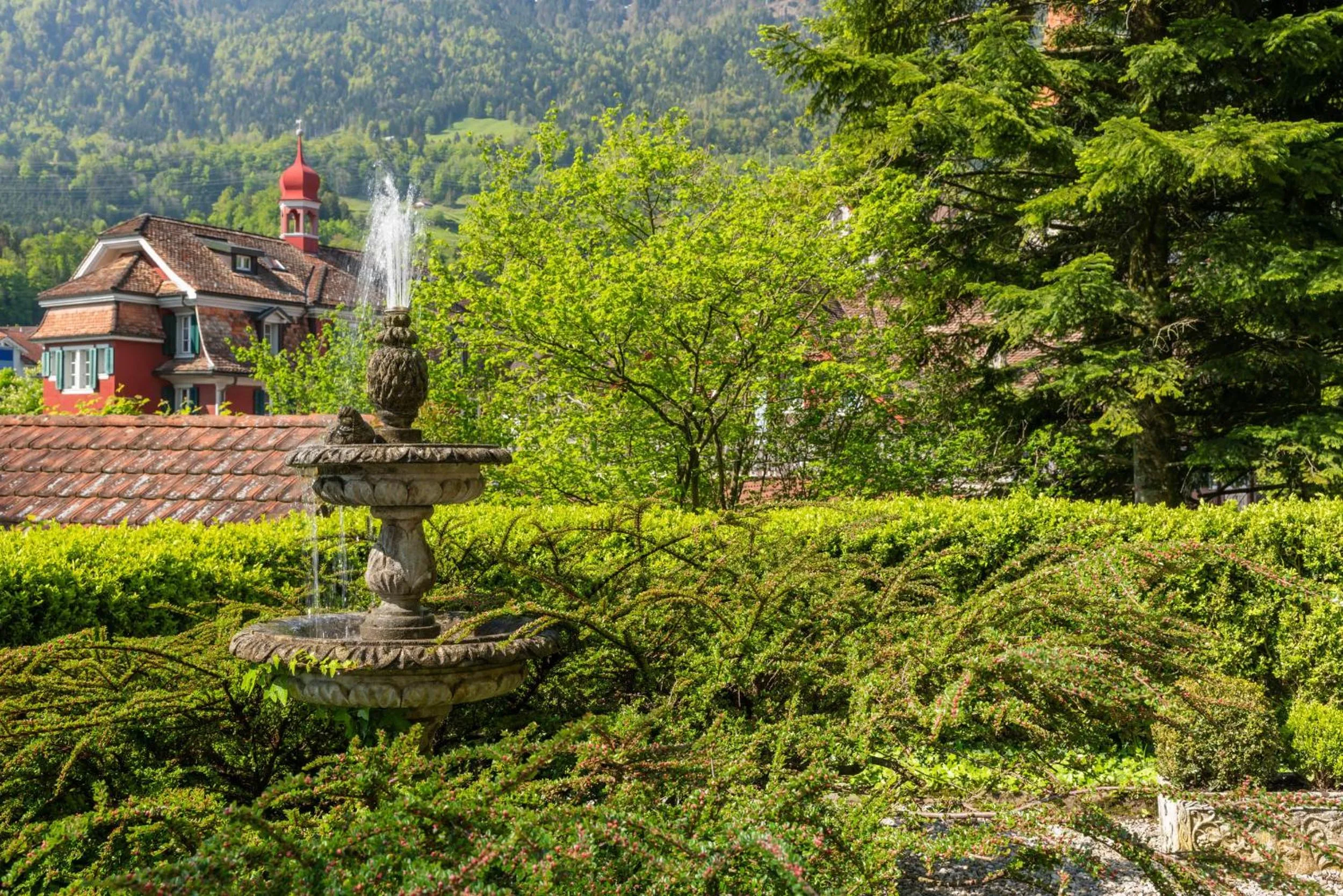 Garden in Art Deco Villa Mon Abri BnB