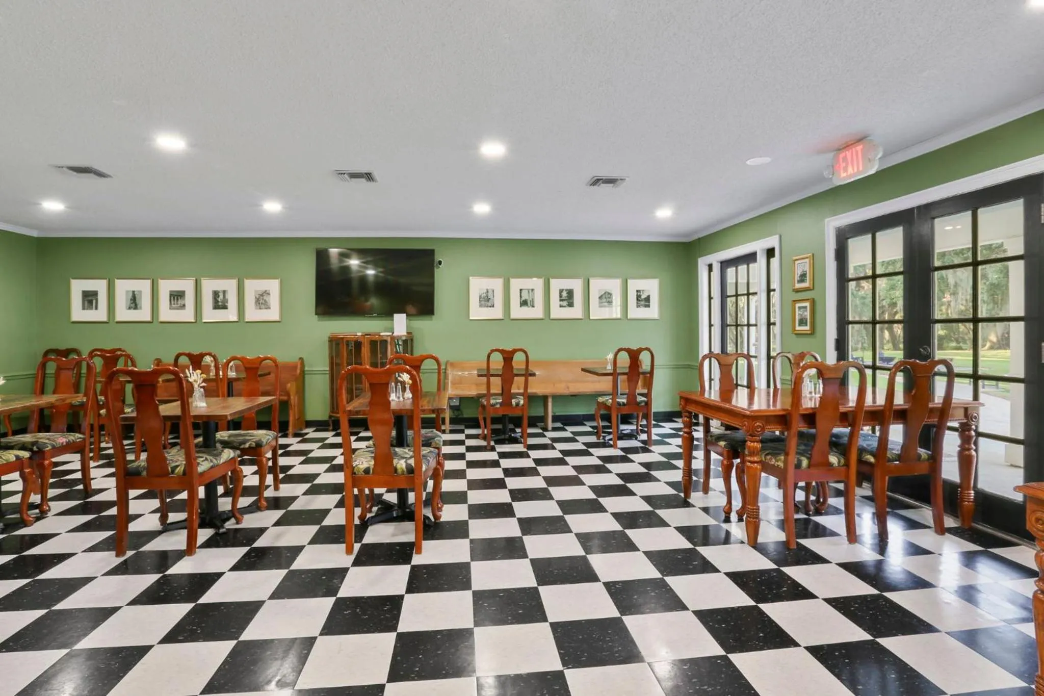 Dining area in Greenwood Plantation B&B Inn