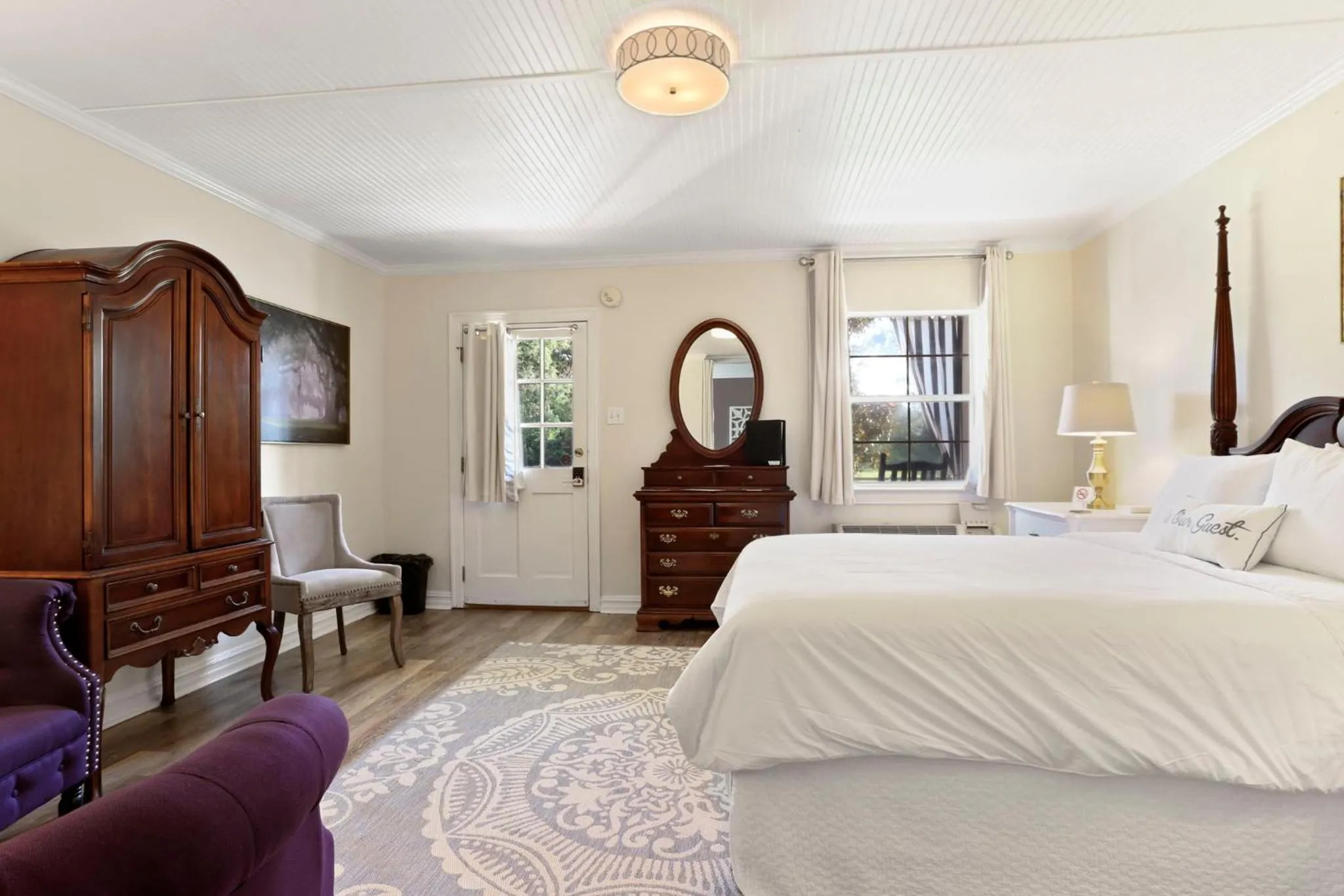 Bed in Greenwood Plantation B&B Inn