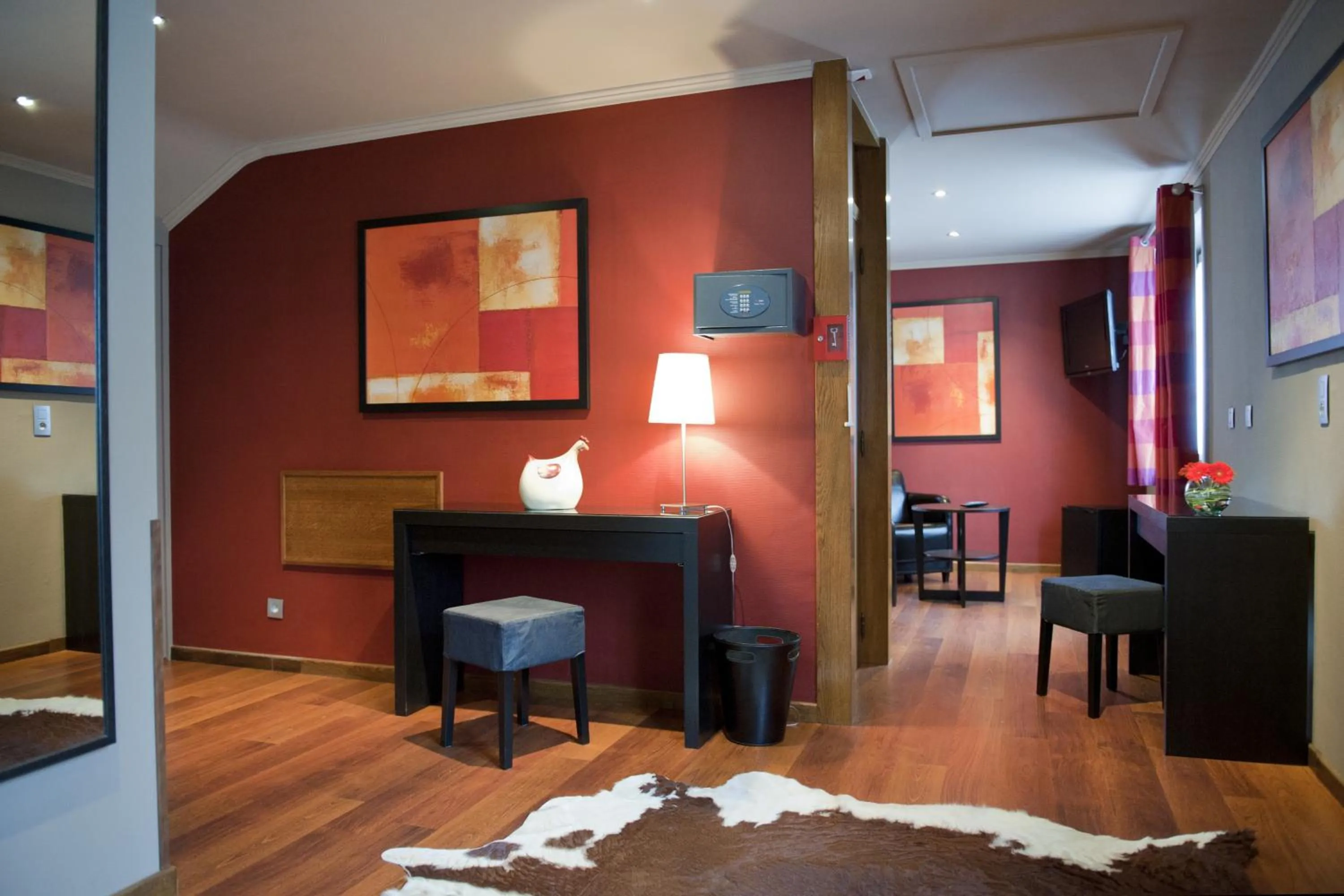 Seating area, Bed in Hotel Le Charme de la Semois