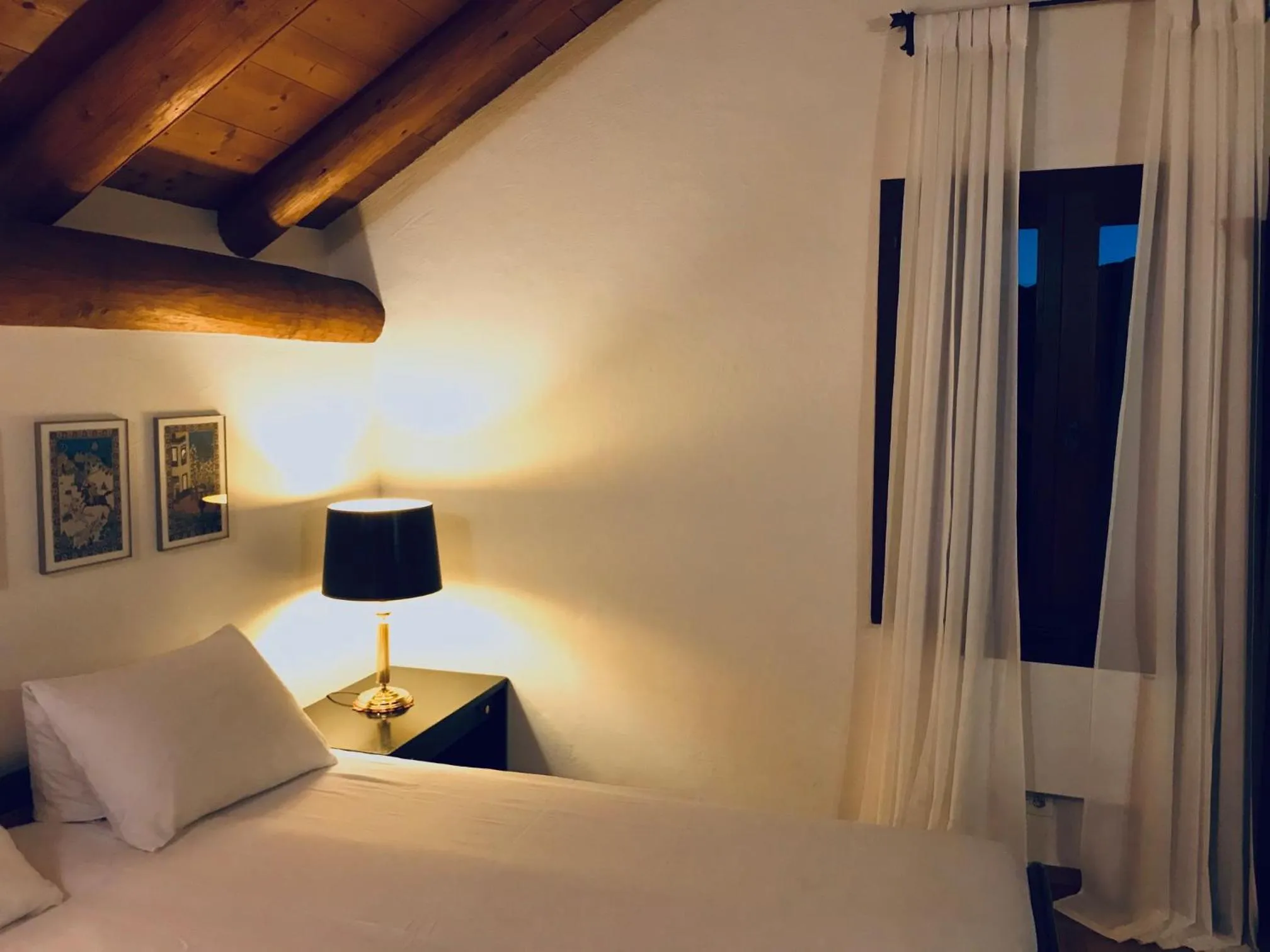 Photo of the whole room, Bed in Tenuta Casa Cima - tenutacasacima com -