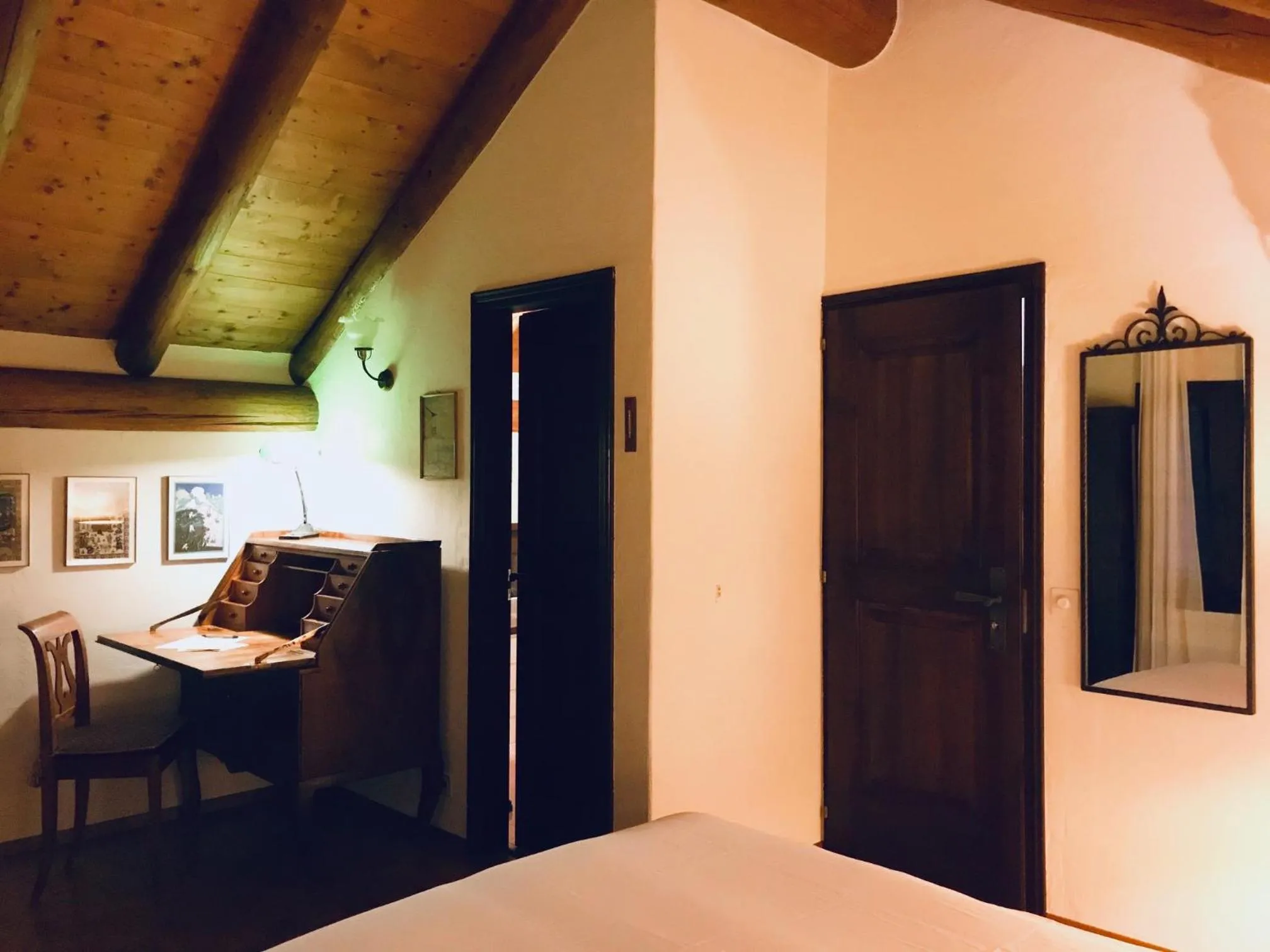 Photo of the whole room, Bed in Tenuta Casa Cima - tenutacasacima com -