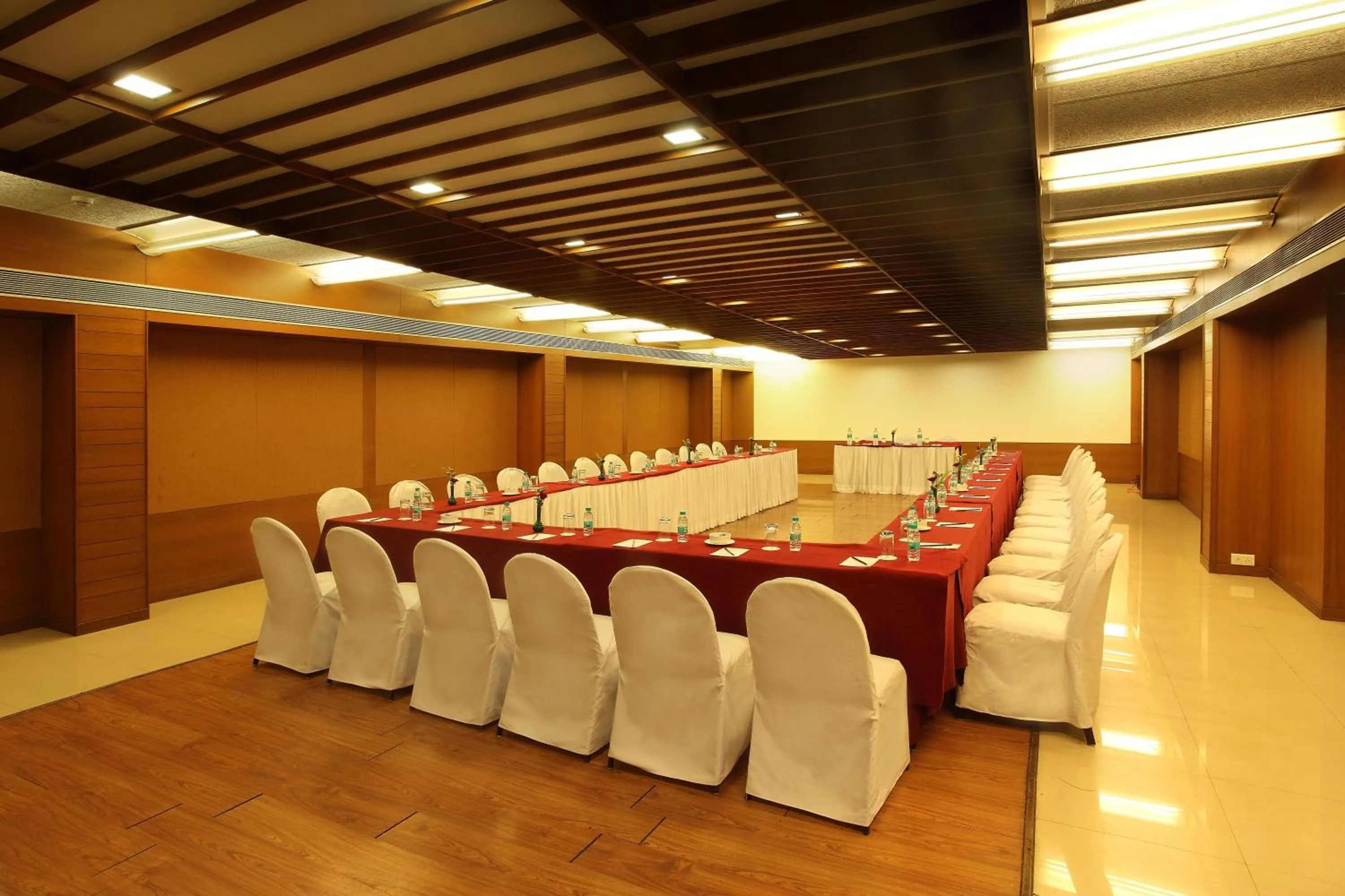 Business facilities in Hotel Aurora Towers