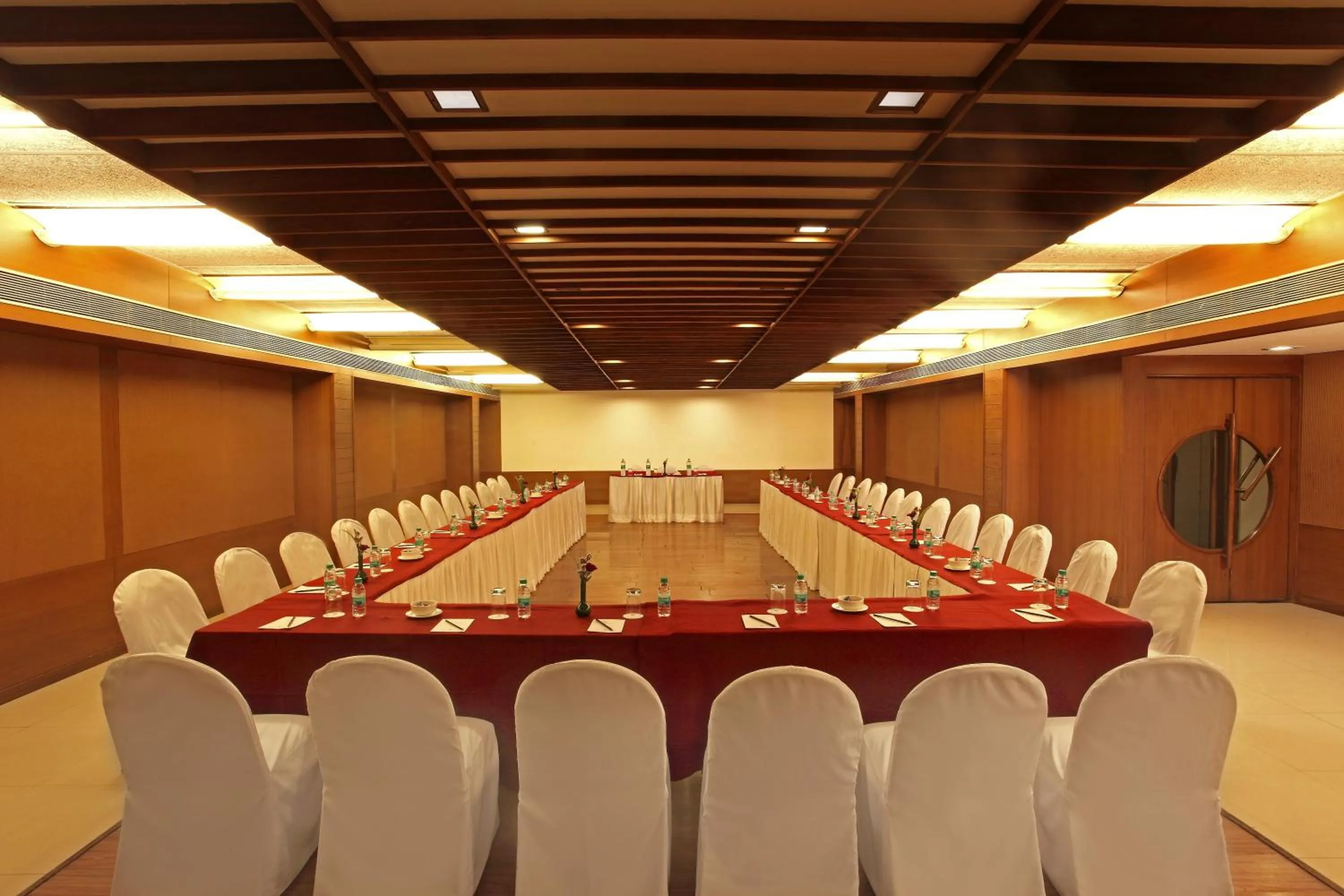 Business facilities in Hotel Aurora Towers