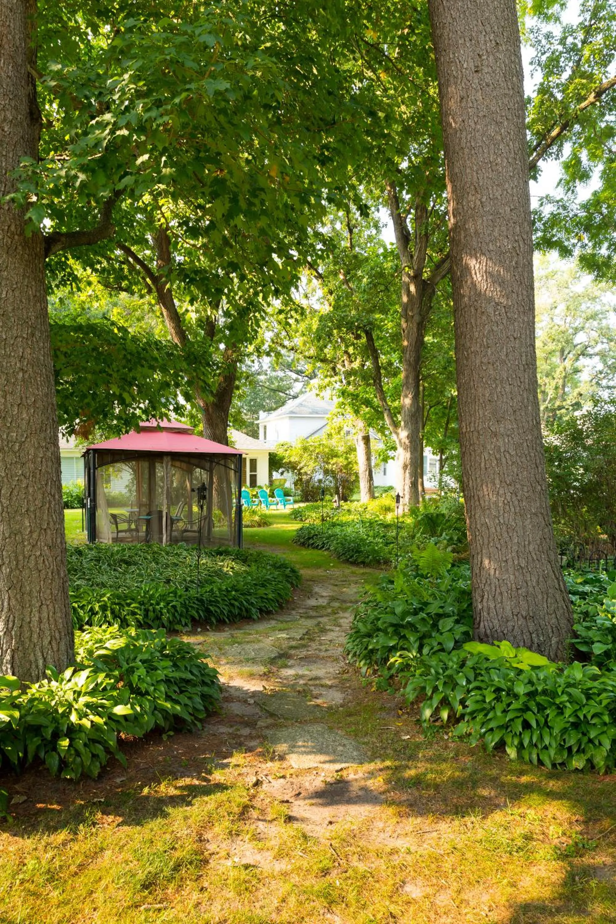Property building in Oak Park Inn
