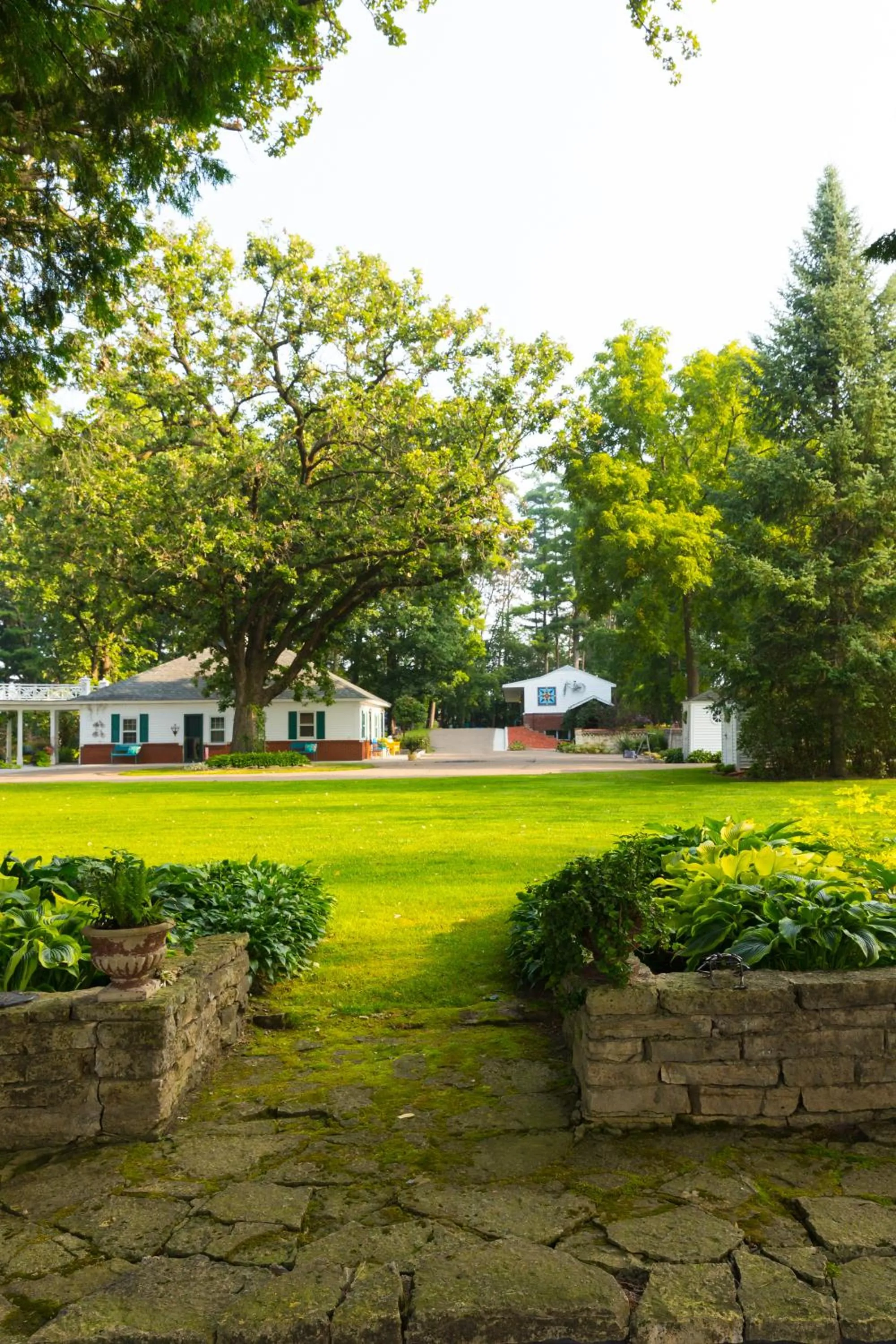 Property building in Oak Park Inn