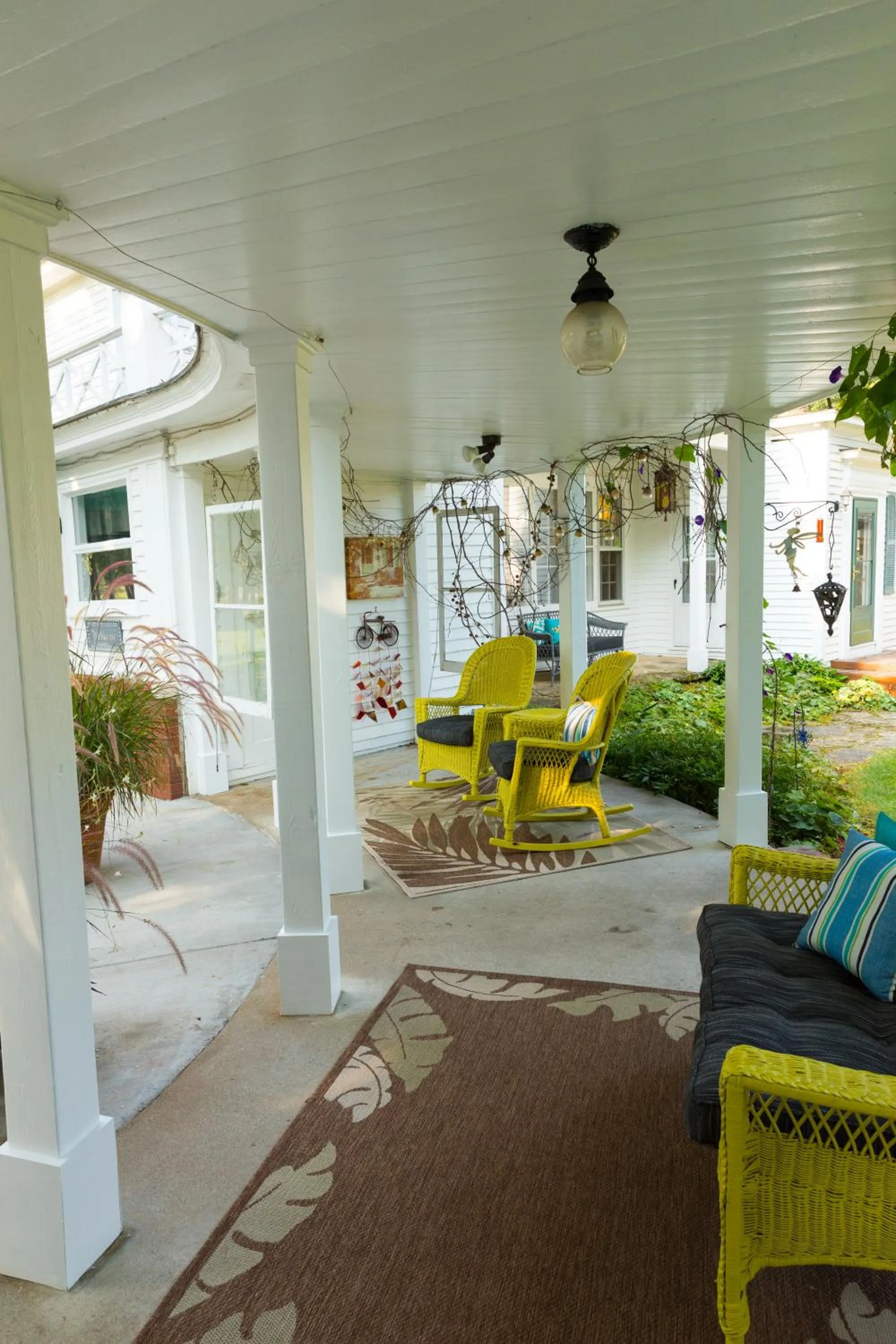 Property building in Oak Park Inn