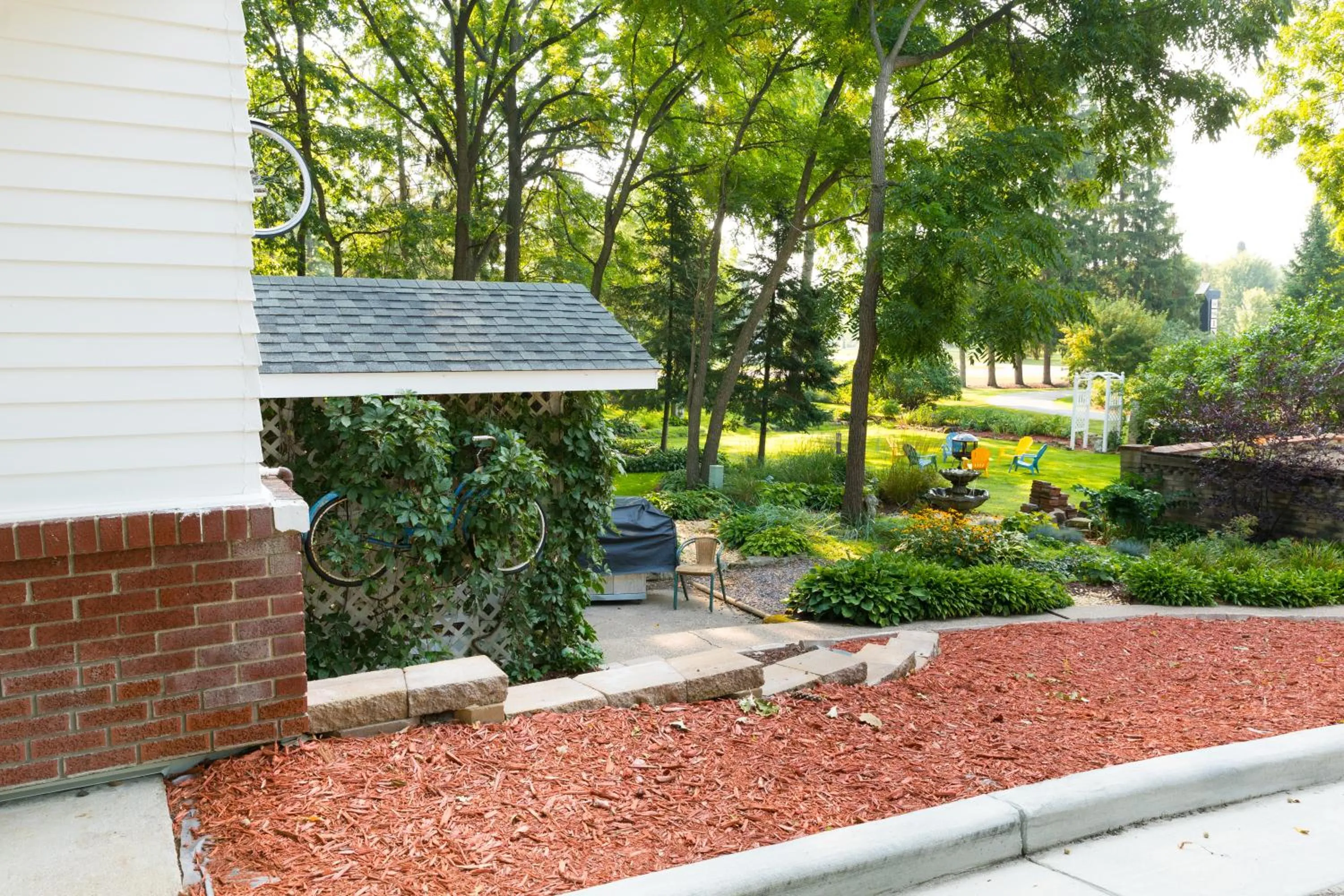 Patio in Oak Park Inn