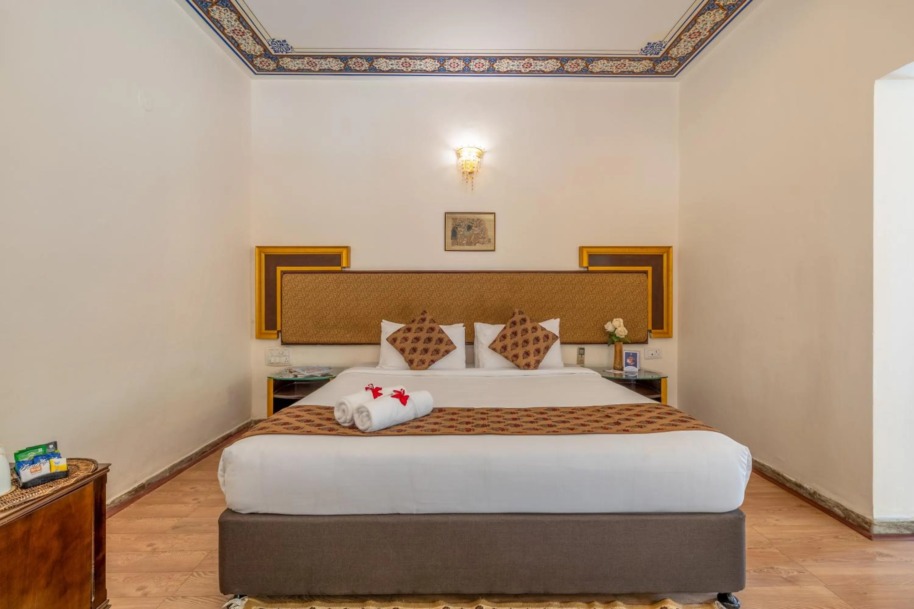 Bedroom, Bed in Vijayshree Resort, Hampi