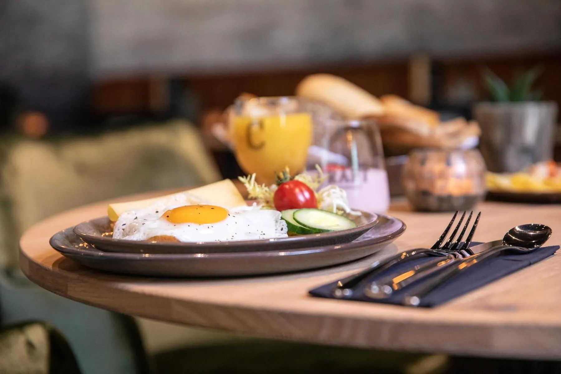 Breakfast in Hotel 46