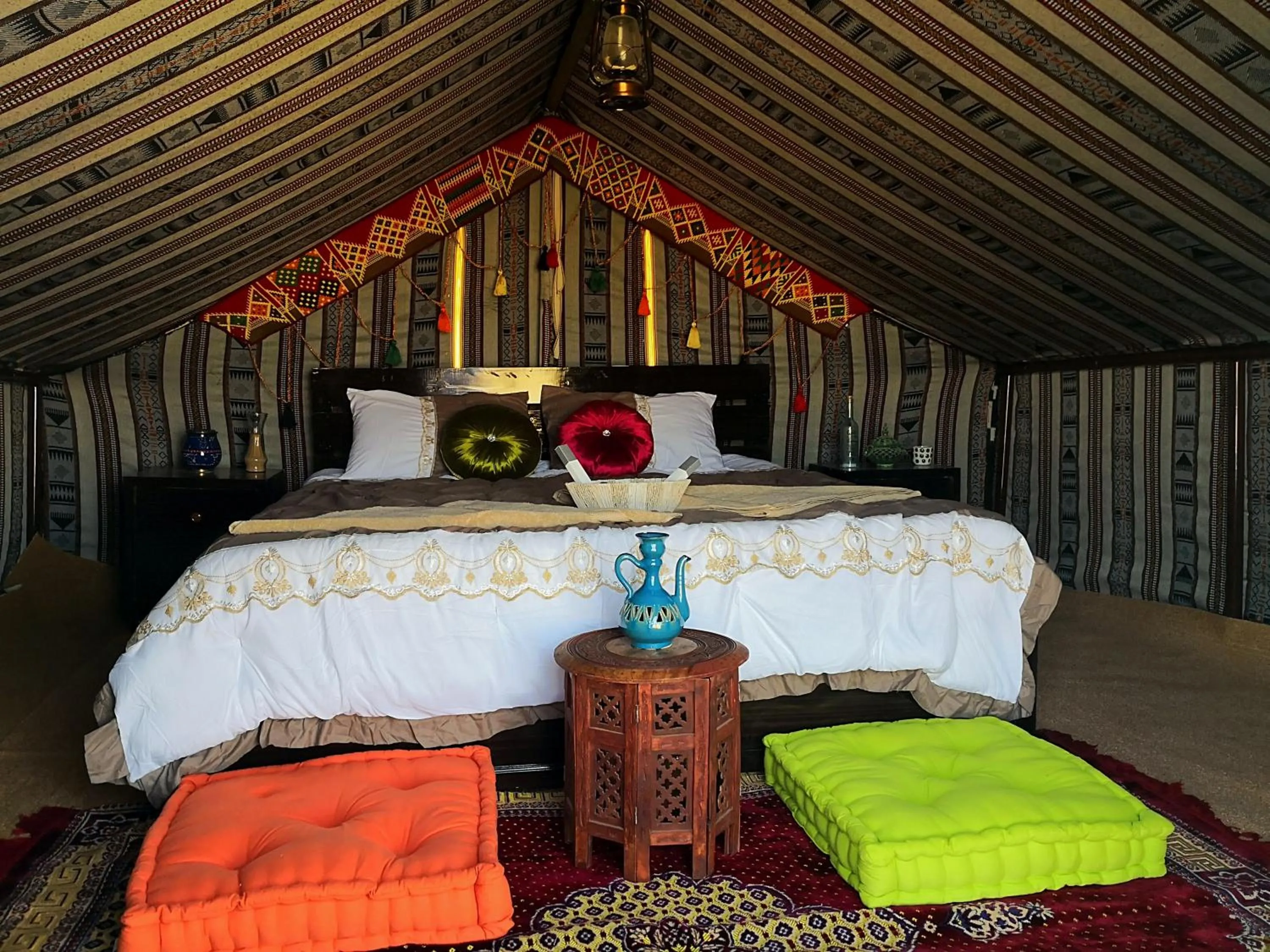 Photo of the whole room, Bed in Queen Desert camp