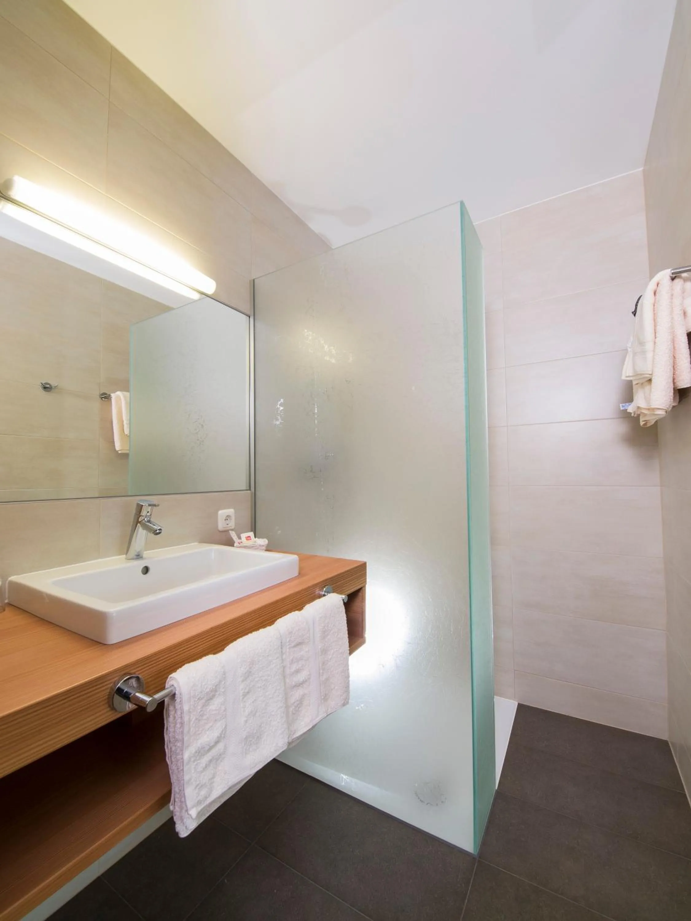 Bathroom in Hotel juenmi