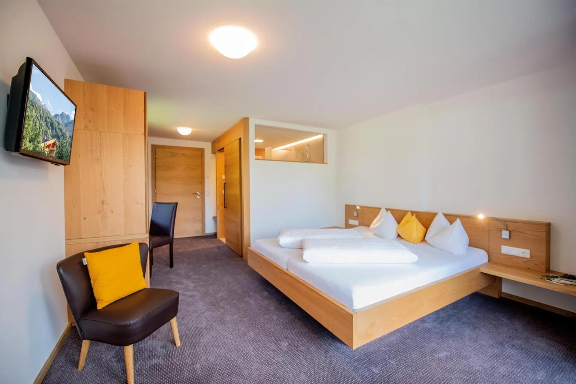 Bedroom, Bed in Hotel juenmi