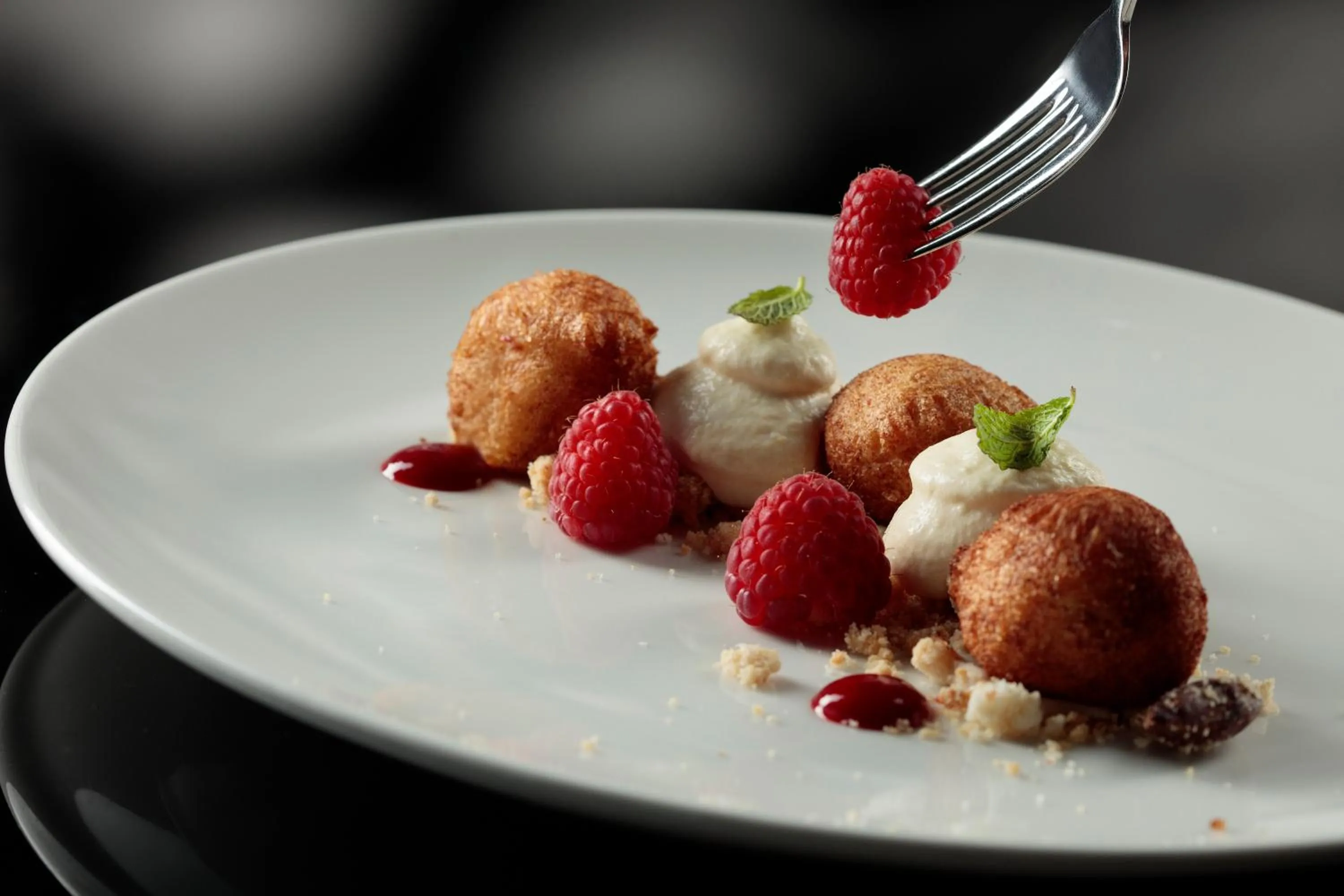 Restaurant/places to eat in 8Piuhotel