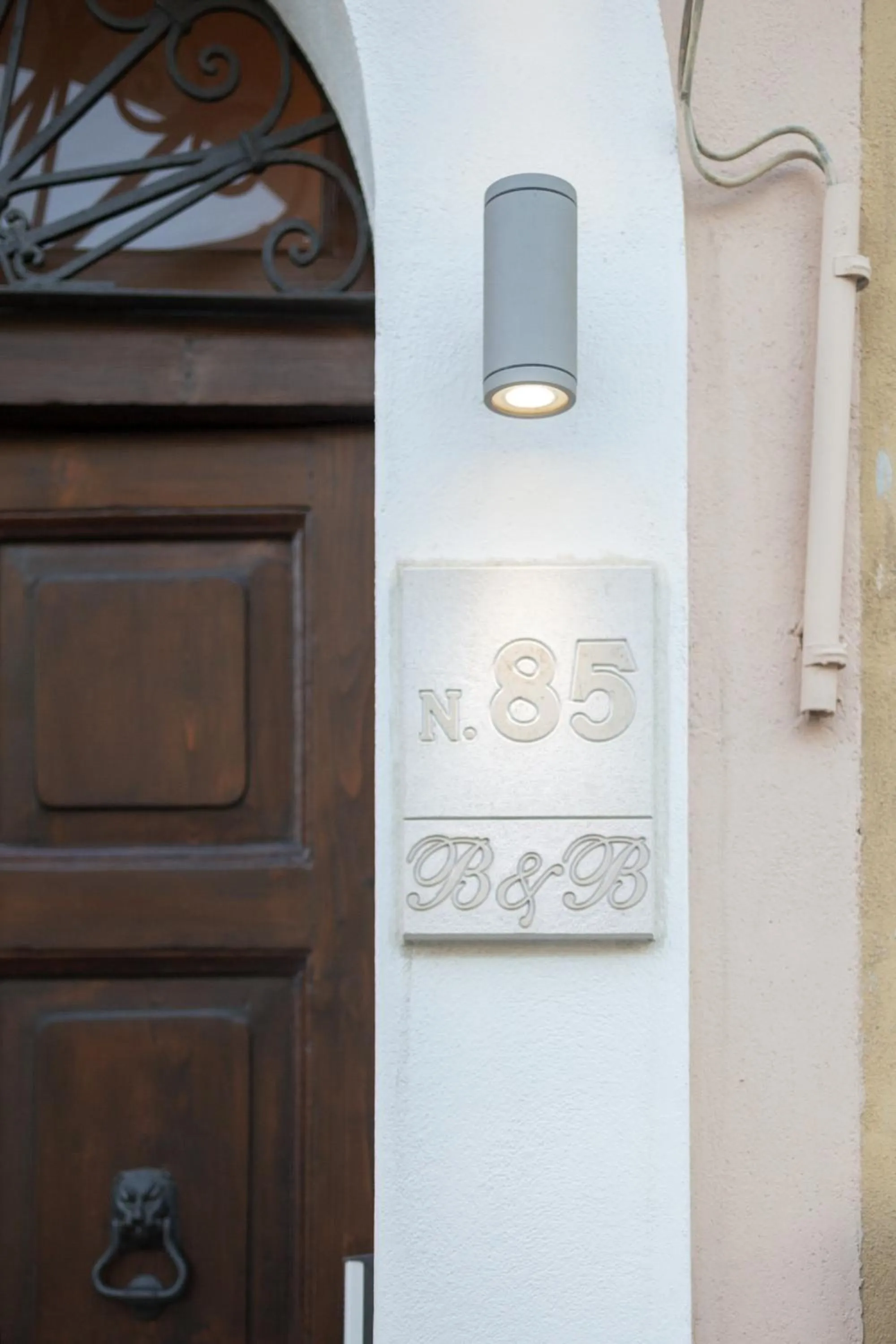 Facade/entrance in Numero 85