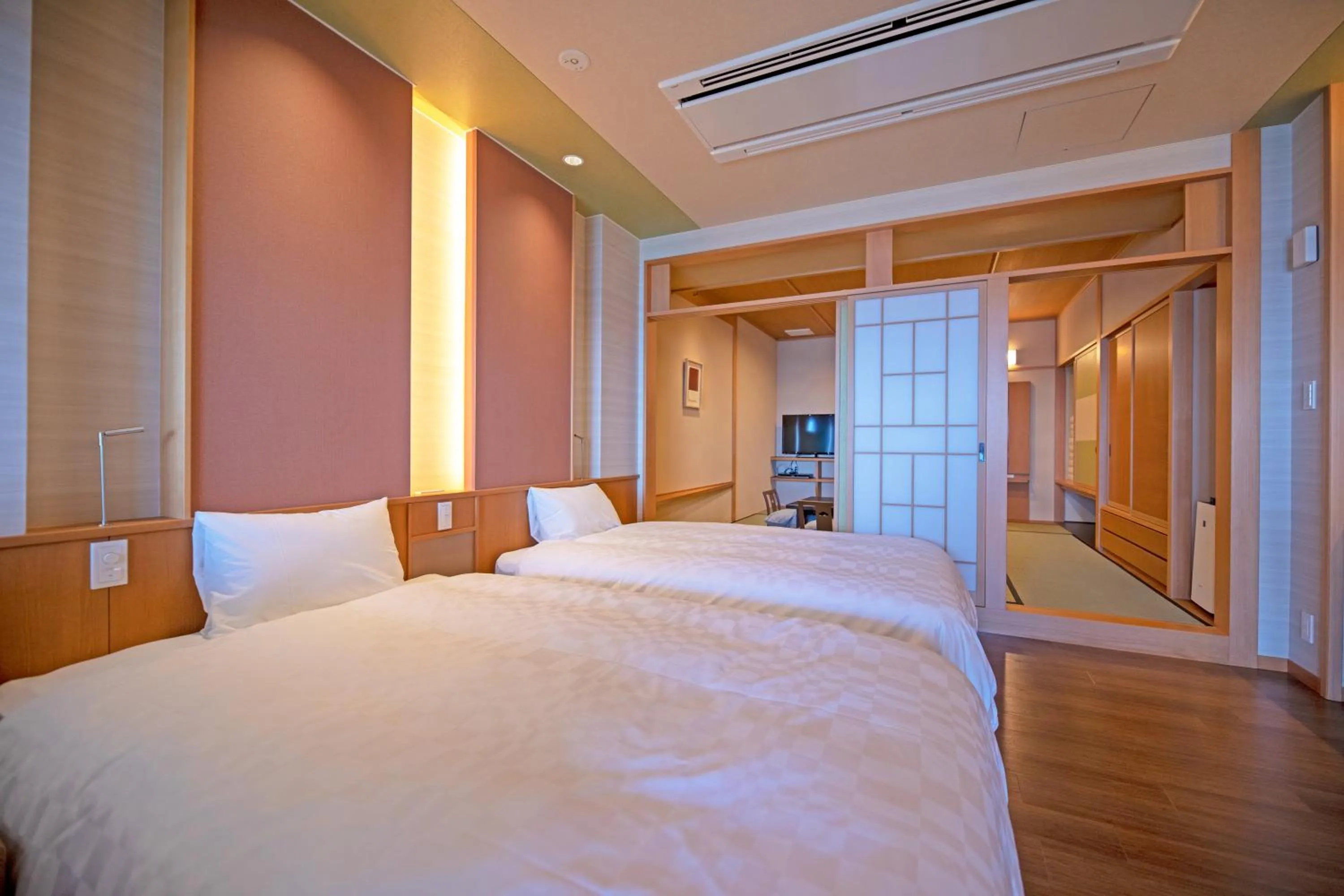 Bed in Kaike Yugetsu