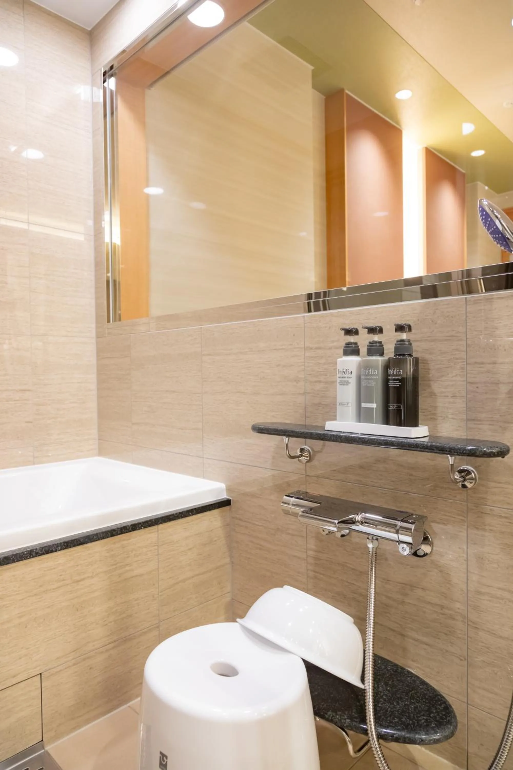 Shower in Kaike Yugetsu