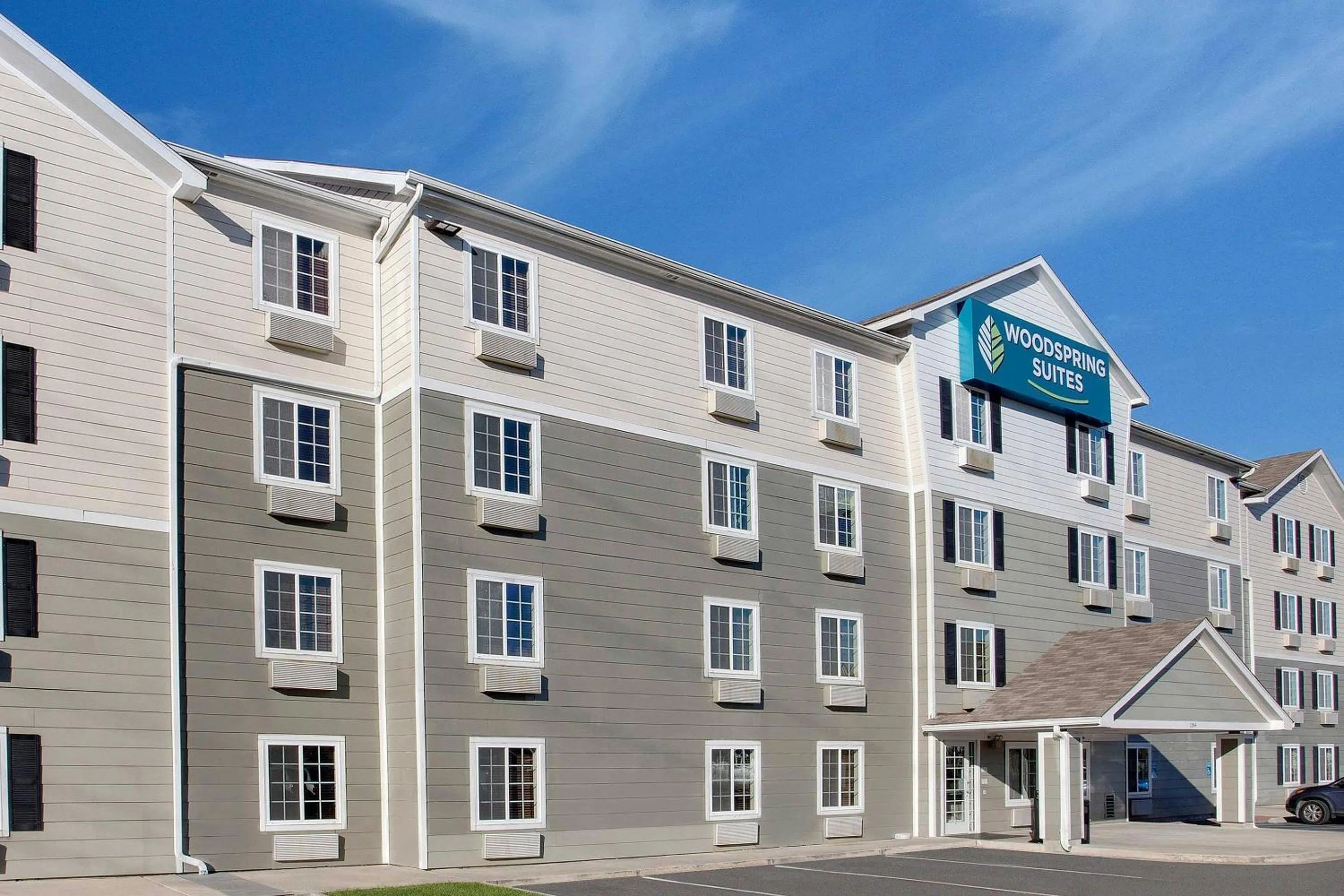 Property building in WoodSpring Suites Baton Rouge Airline Highway
