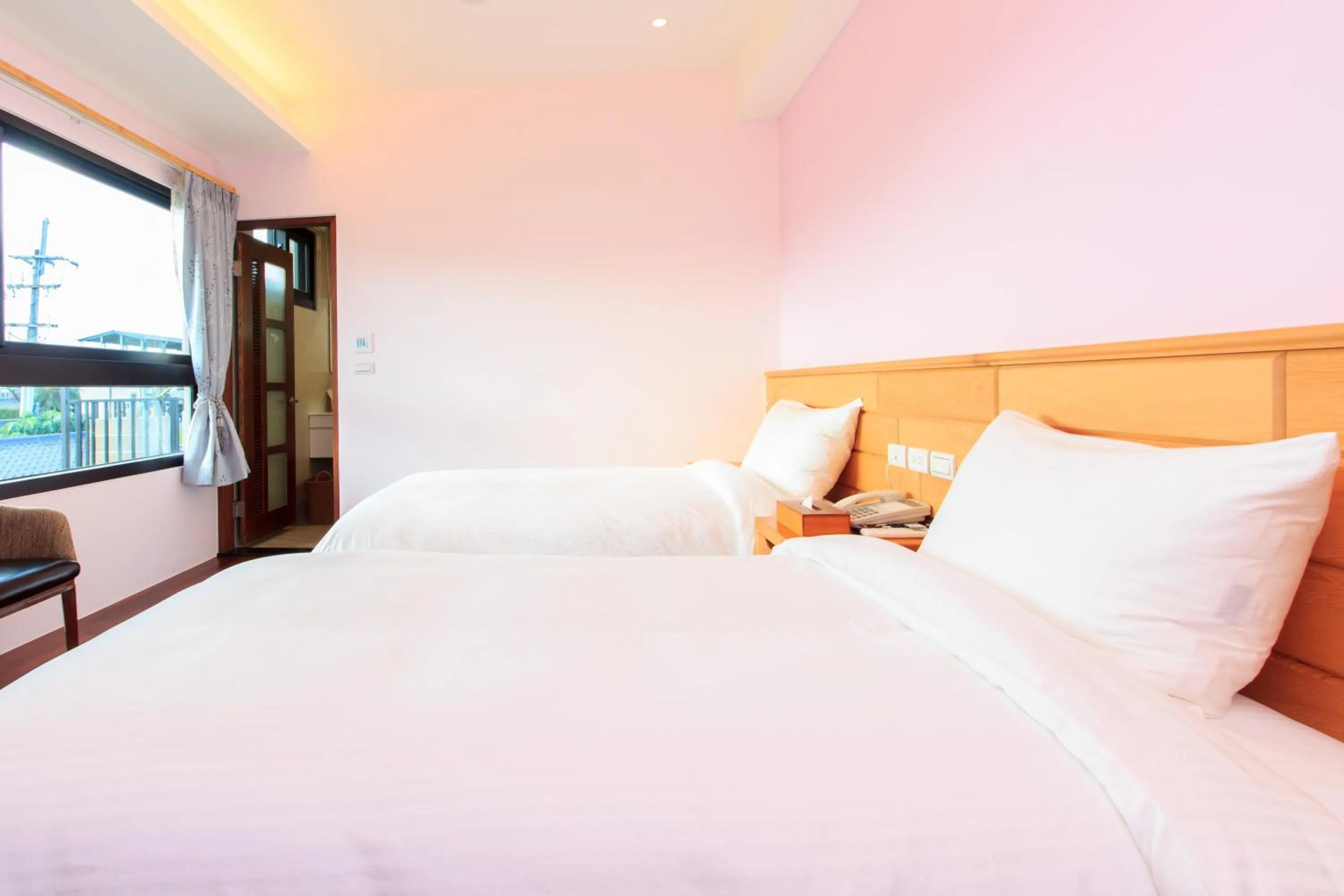 Bed in Post-mountain view