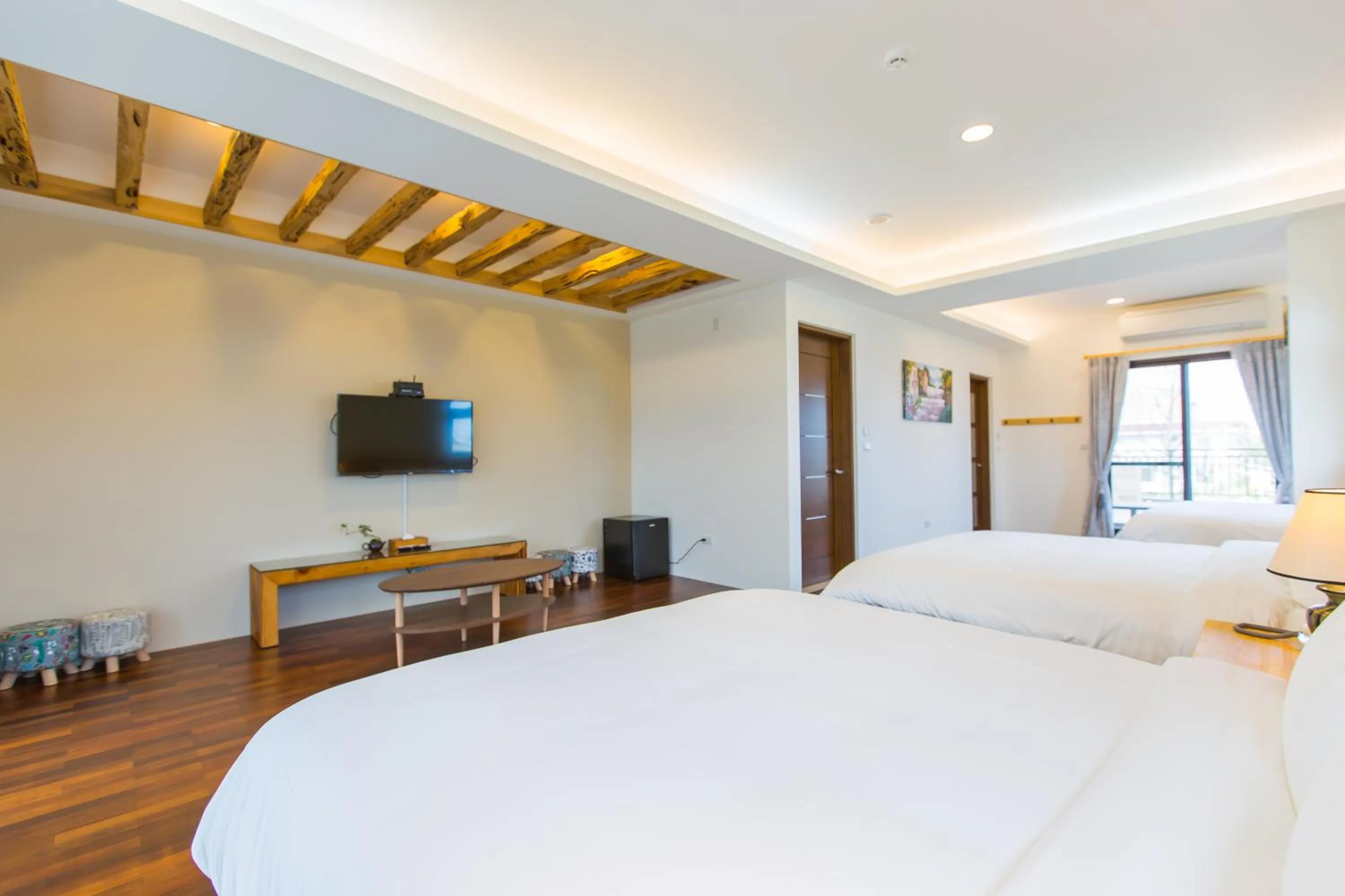 Bed in Post-mountain view