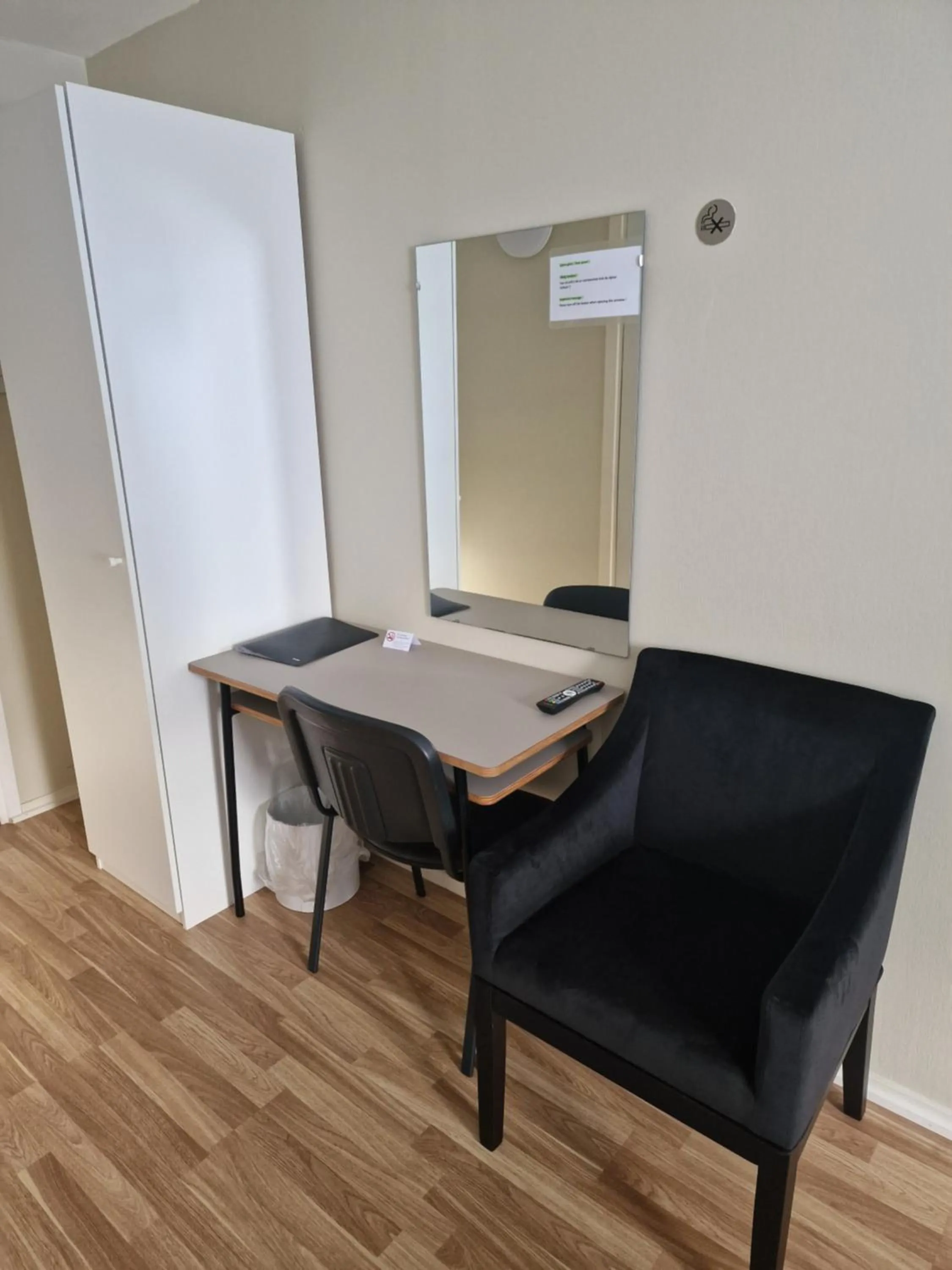 Photo of the whole room in Badeland Gjestegård