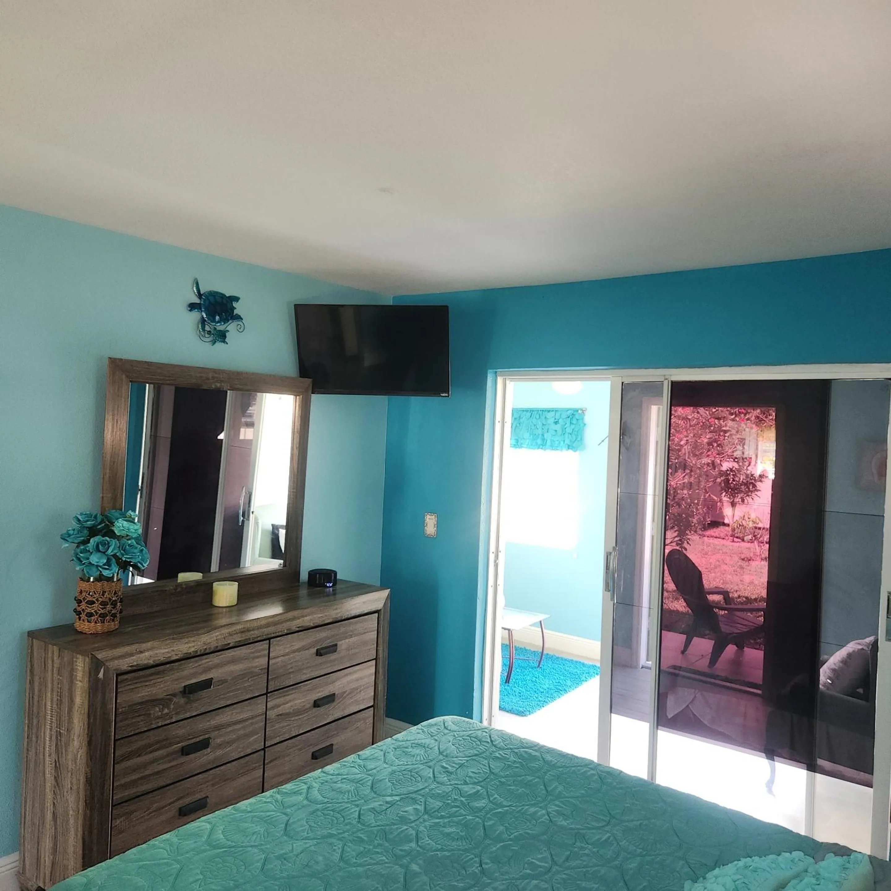 Bedroom, Bed in Jubilee Gardens Freeport