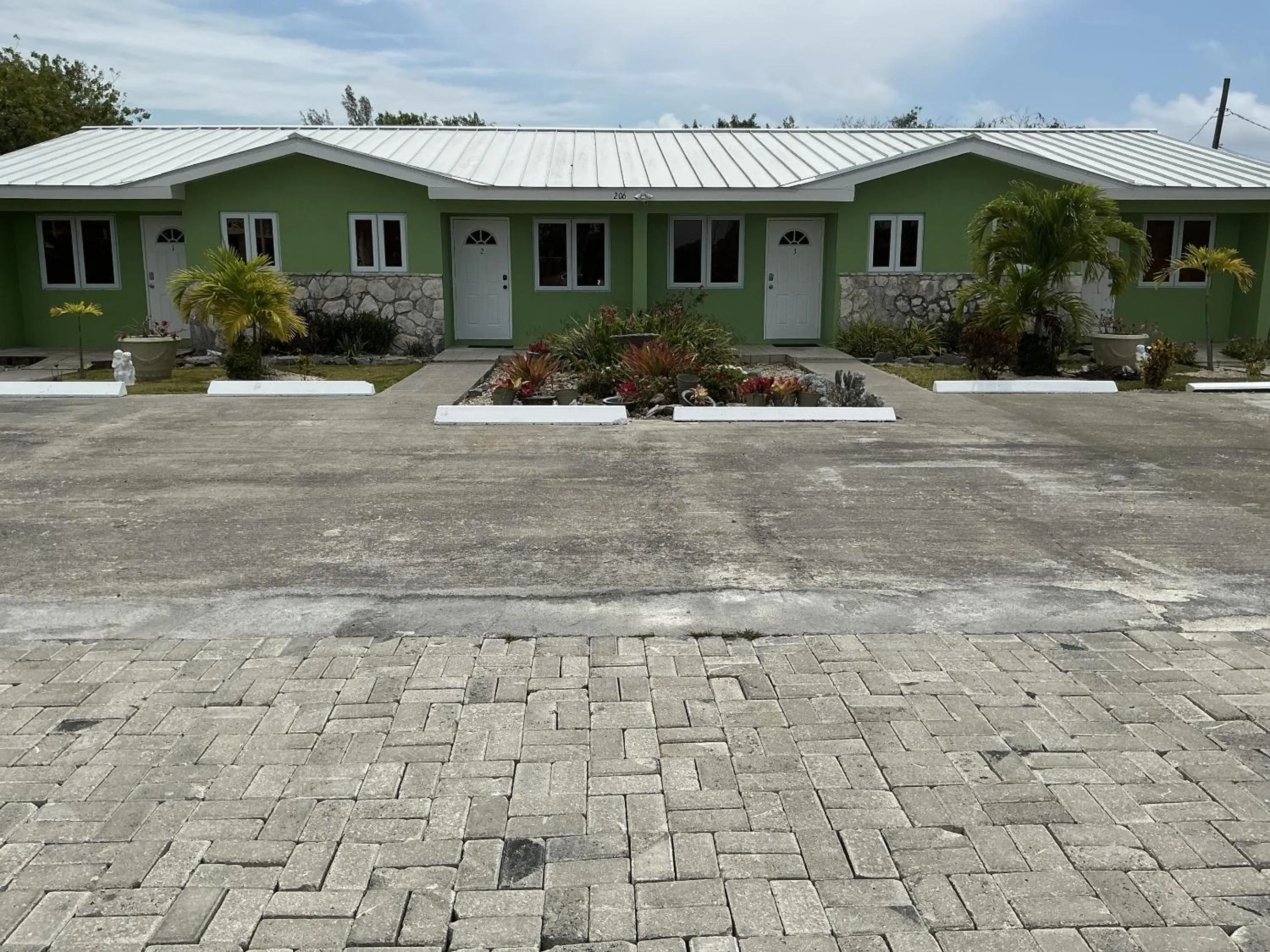 Property building in Jubilee Gardens Freeport