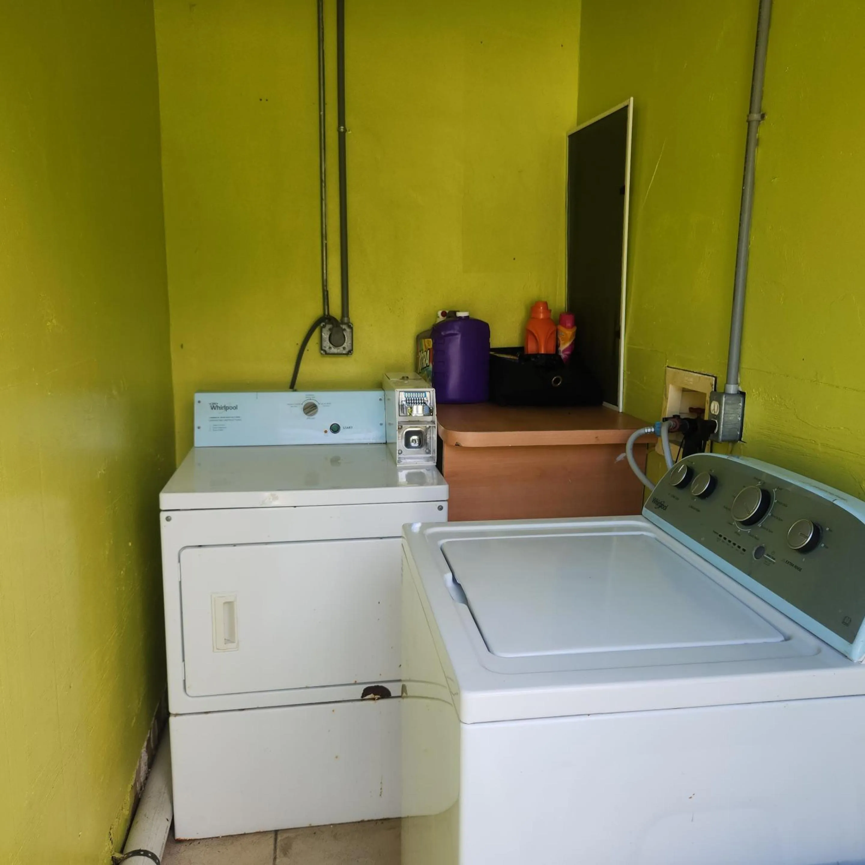 laundry in Jubilee Gardens Freeport