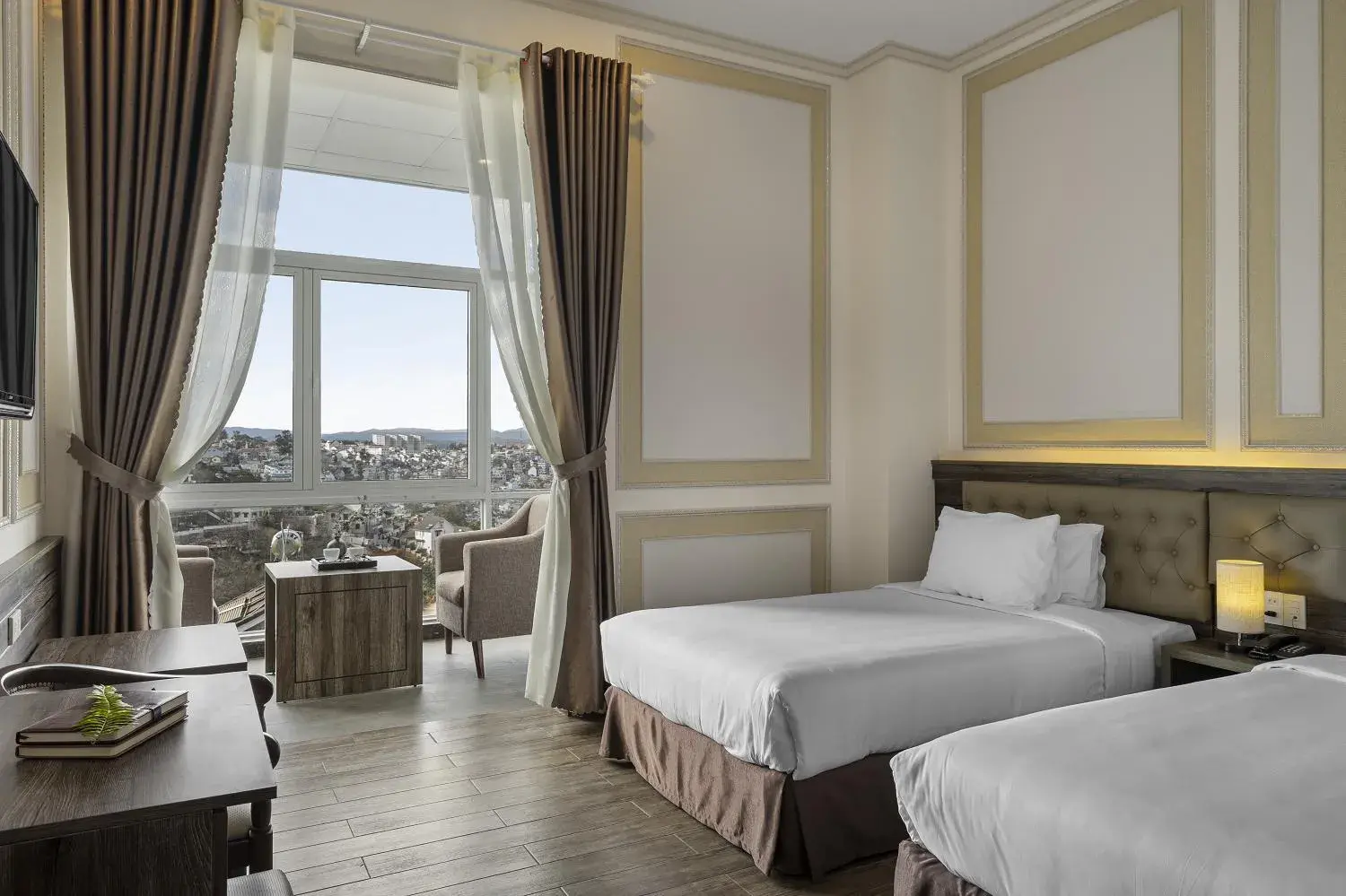 Deluxe Twin Room with City View in New Life Hotel - Da Lat Deluxe Twin Room with City View in New Life Hotel - Da Lat