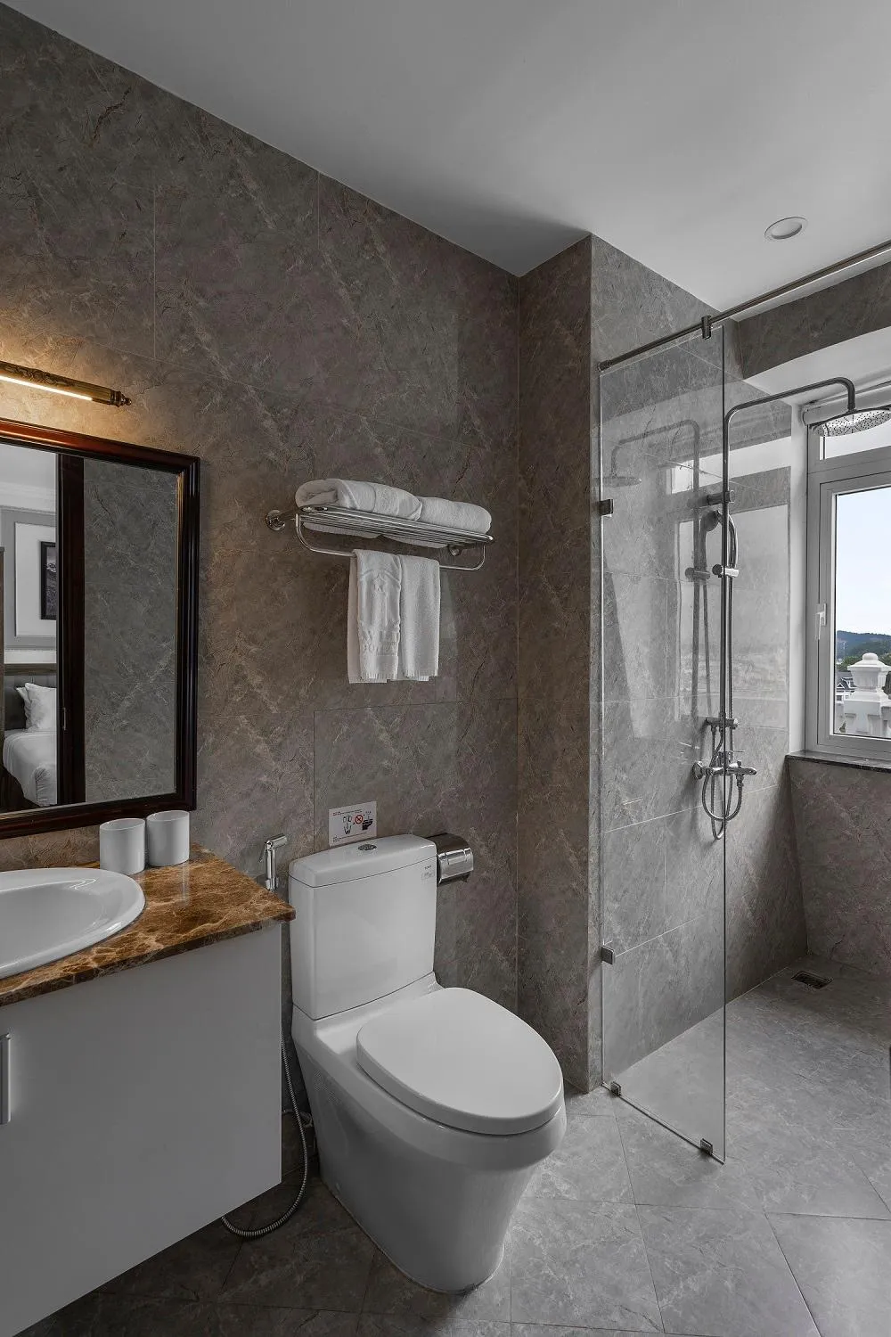 Bathroom in New Life Hotel - Da Lat