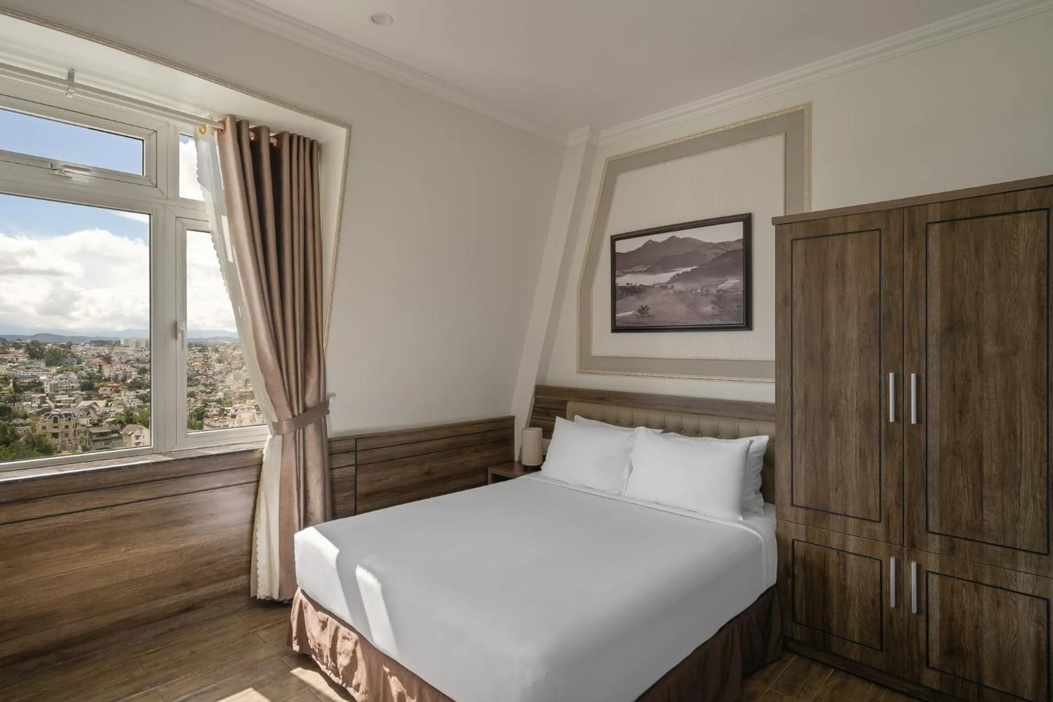 Bed in New Life Hotel - Da Lat