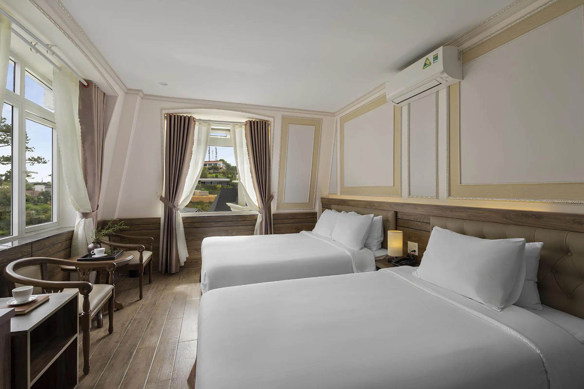 Bed in New Life Hotel - Da Lat