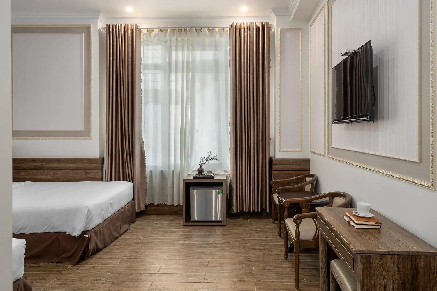 TV and multimedia, Bed in New Life Hotel - Da Lat