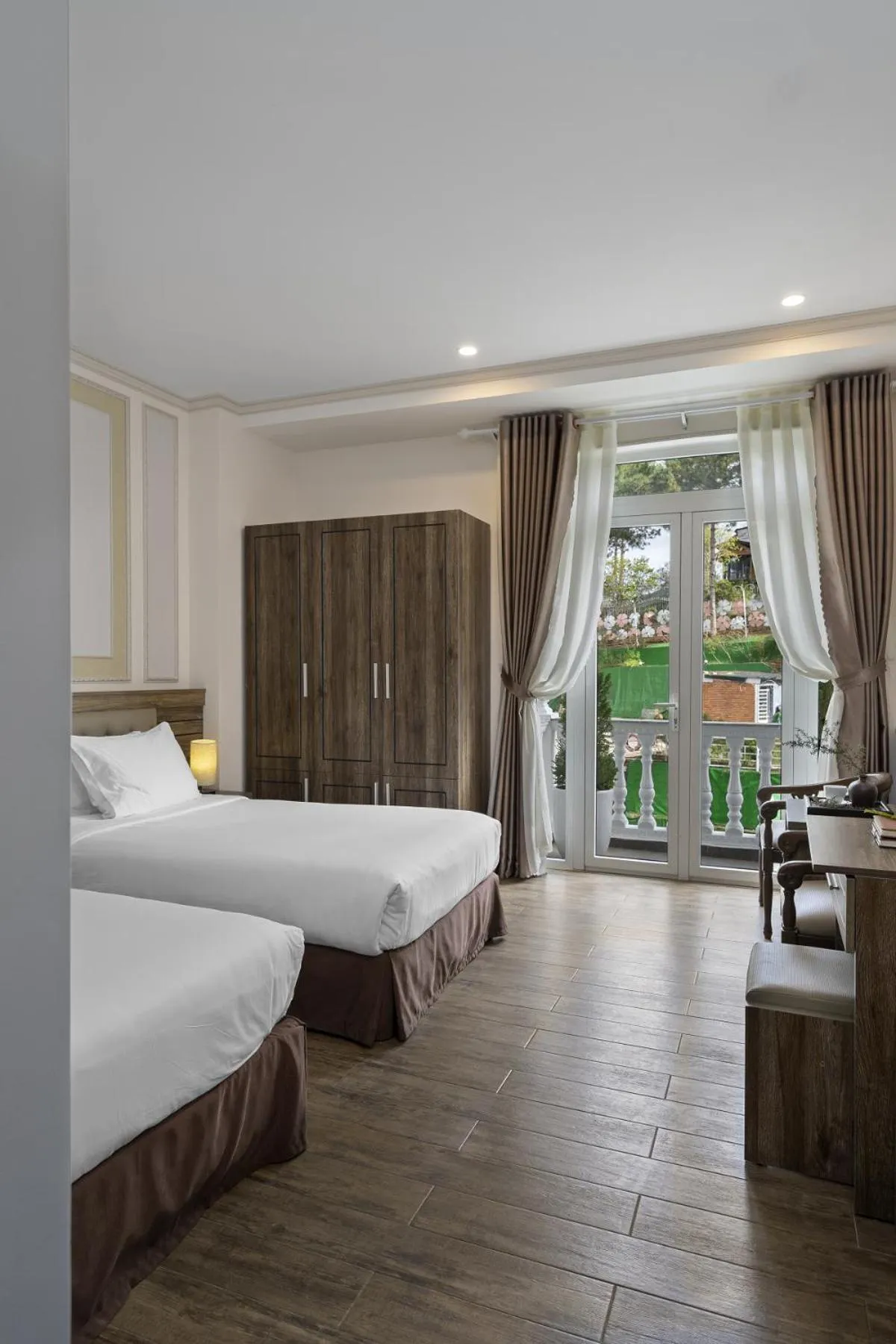 Bed in New Life Hotel - Da Lat