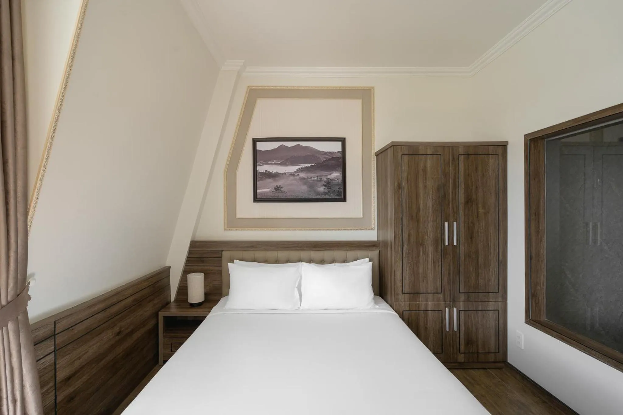 Bed in New Life Hotel - Da Lat