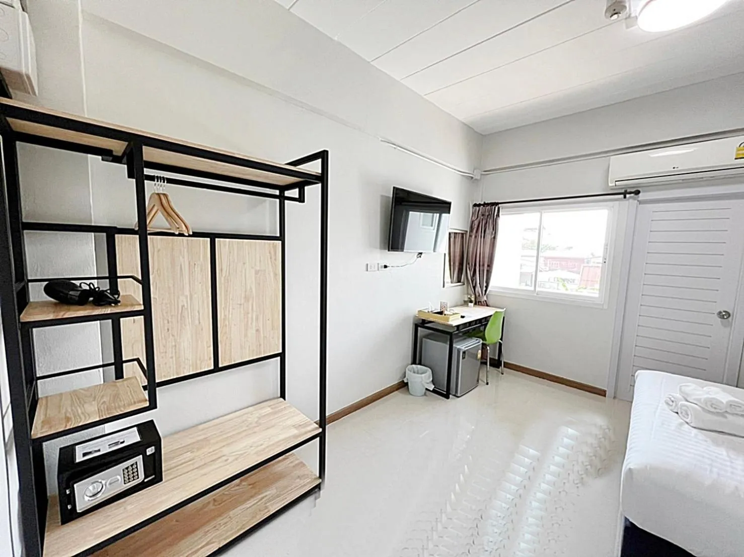 Bedroom, Bed in Golden Nest Hotel Suvarnabhumi