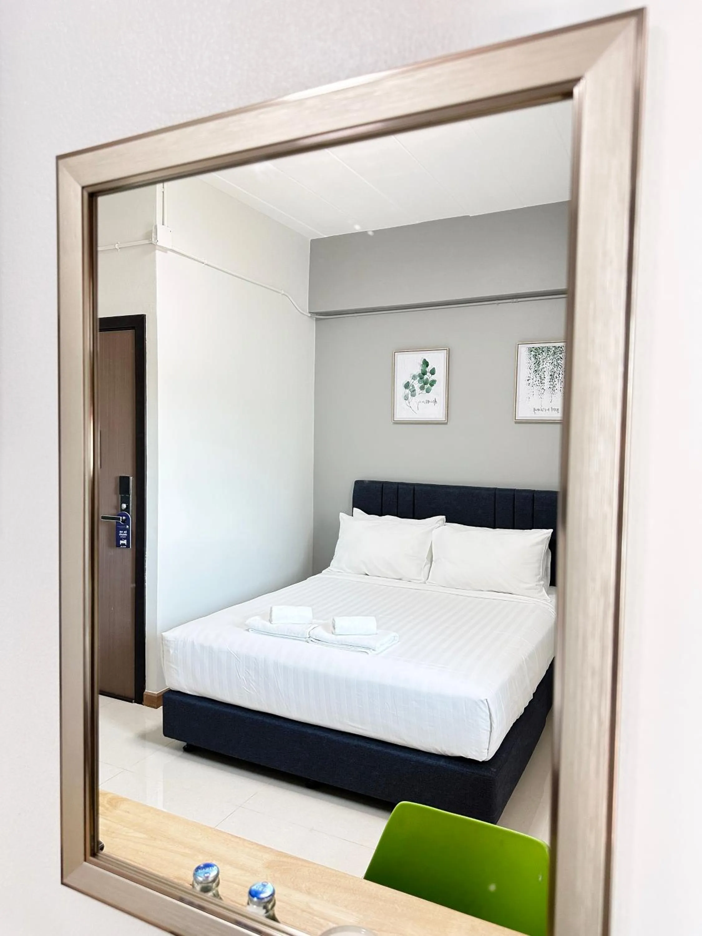 Bedroom, Bed in Golden Nest Hotel Suvarnabhumi