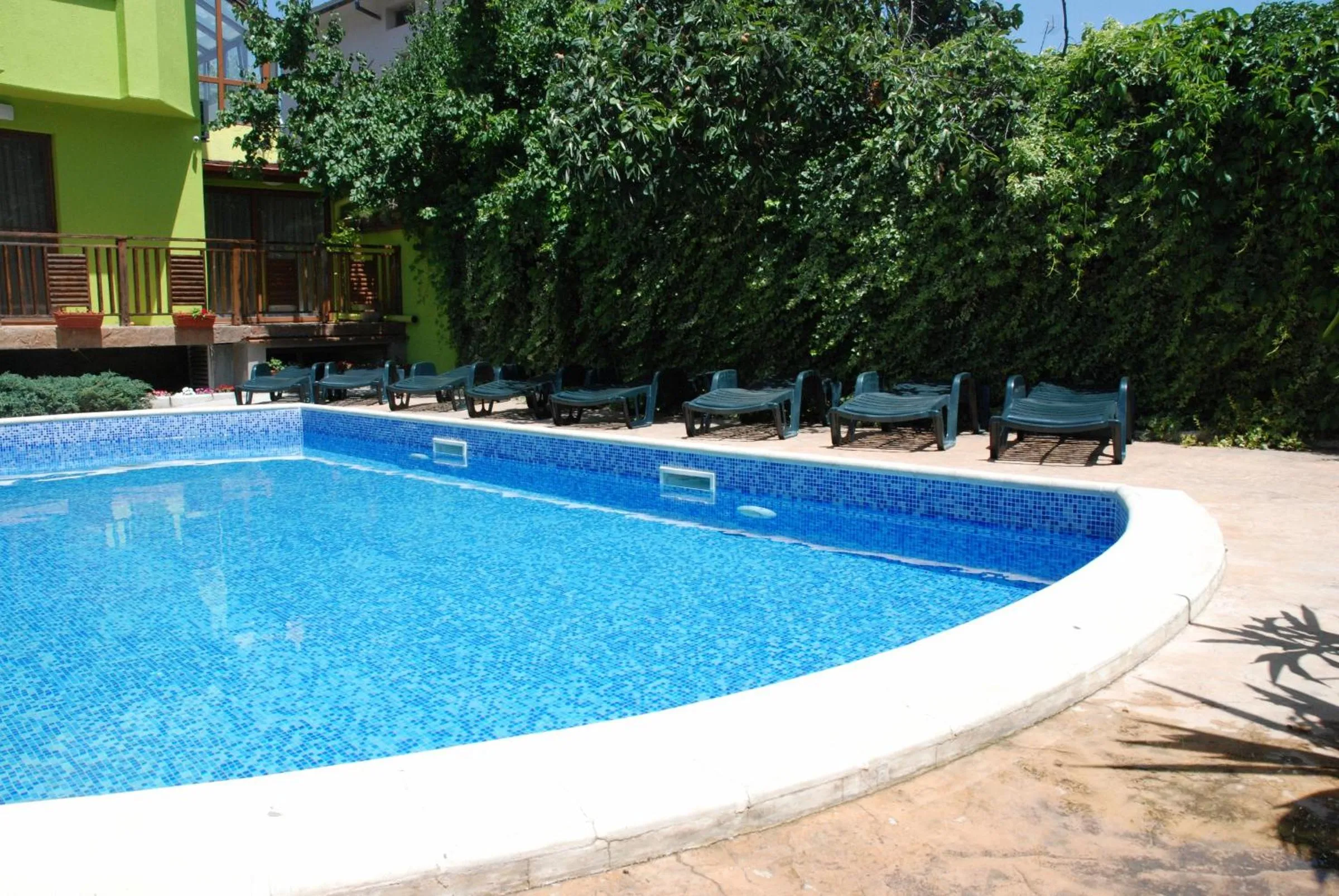 Swimming pool in Green Hisar Hotel Family