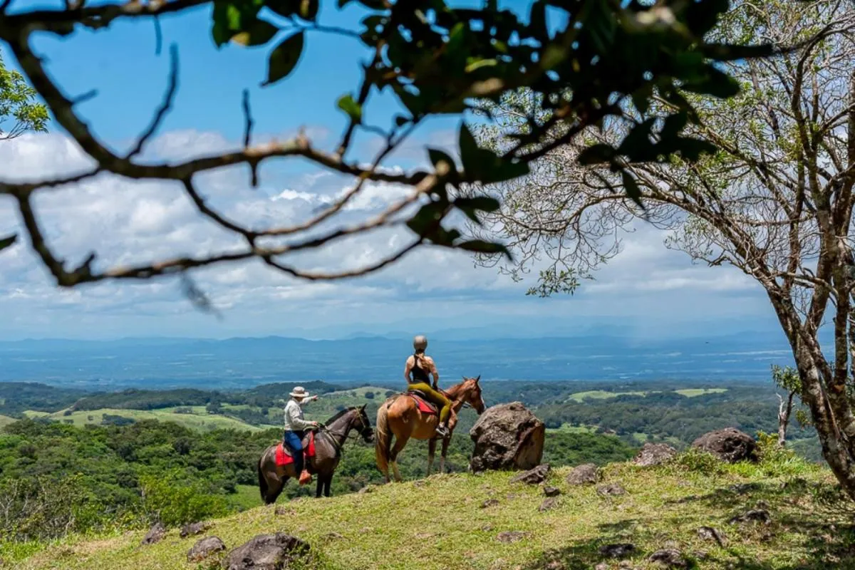 Horse-riding in Rinconcito Lodge