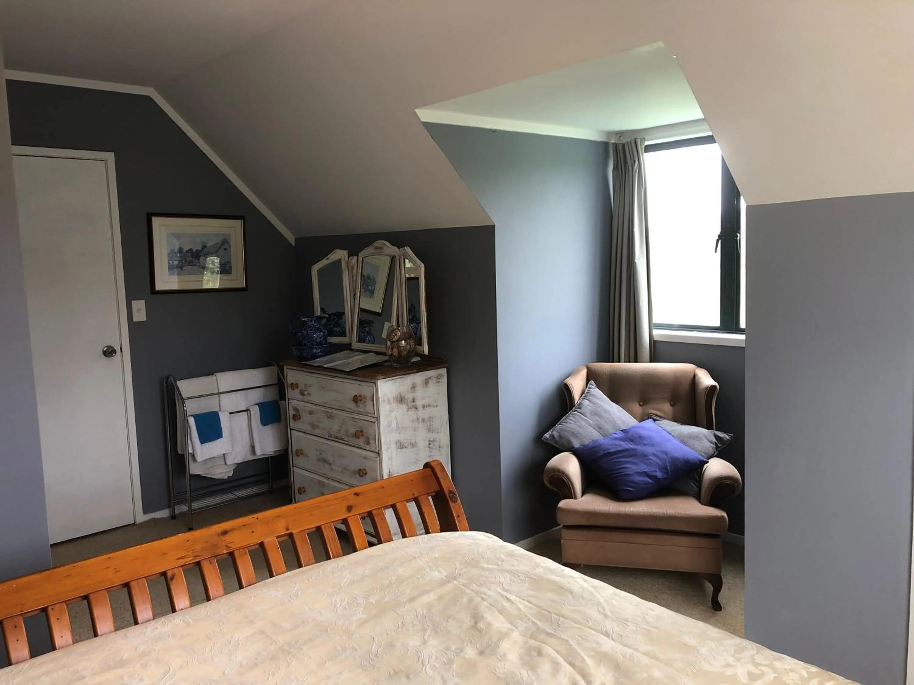 Seating area, Bed in Hunua Ranges