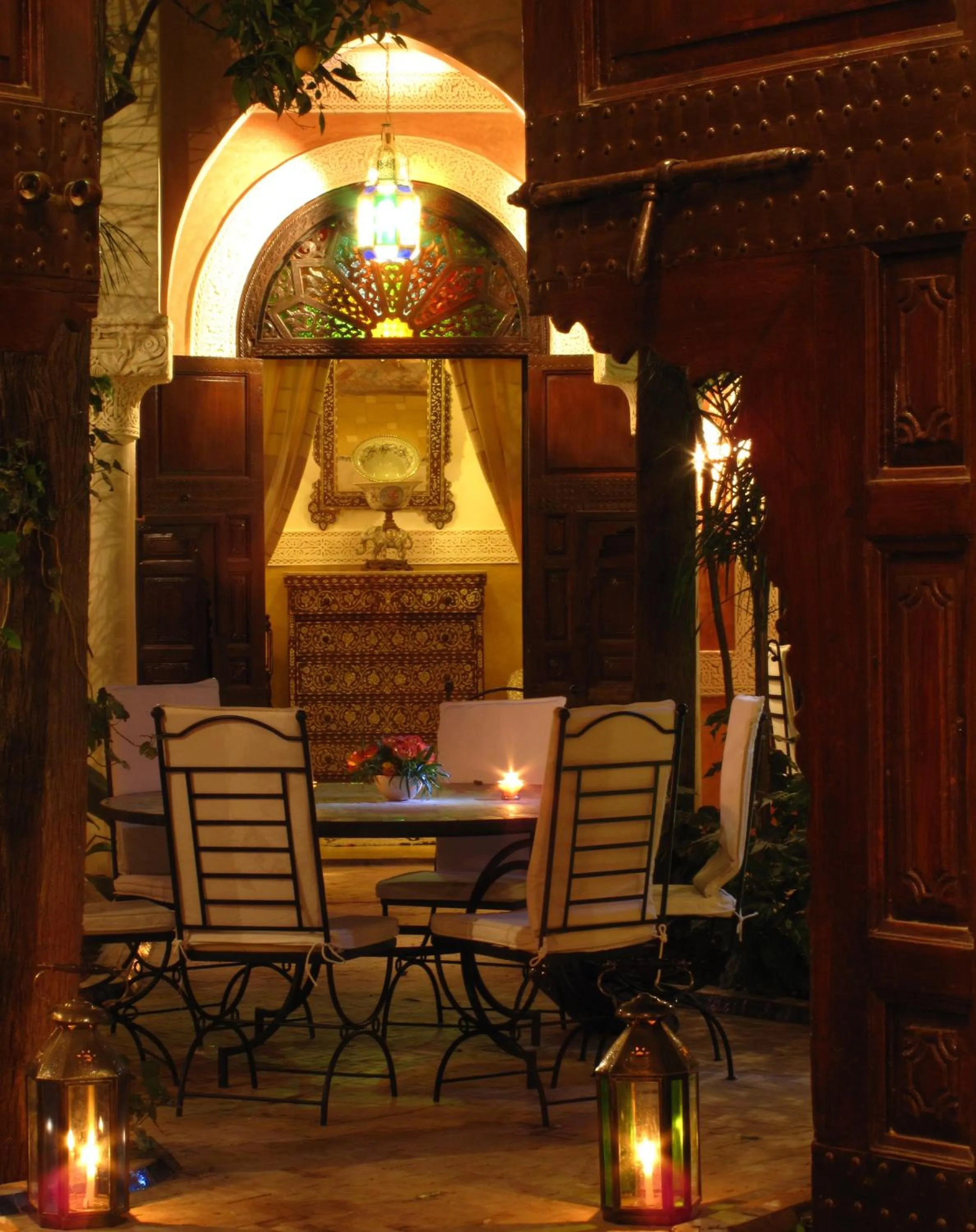 Restaurant/places to eat in Riad Le Perroquet Bleu Suites & Spa