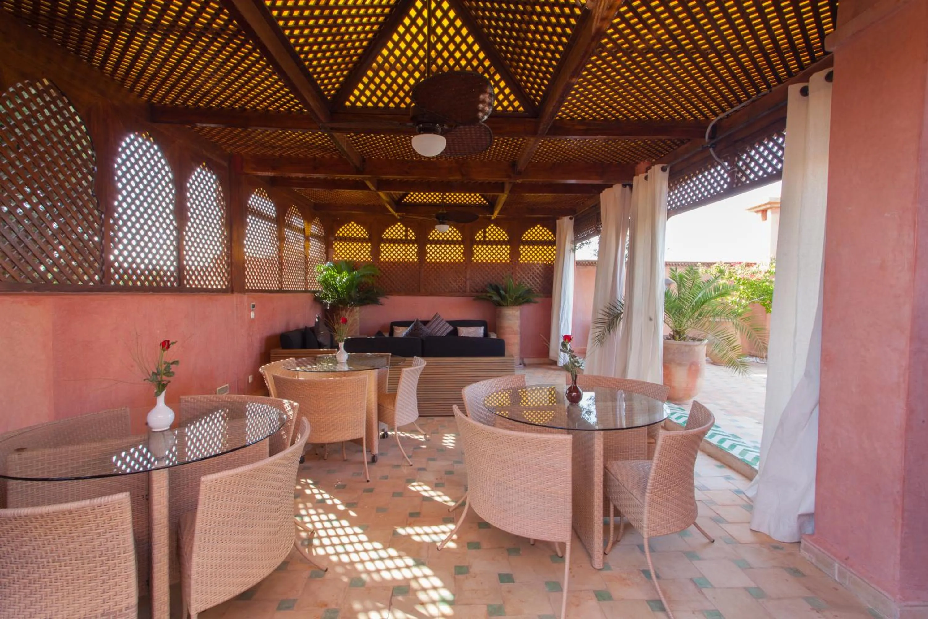 Balcony/Terrace in Riad Le Perroquet Bleu Suites & Spa