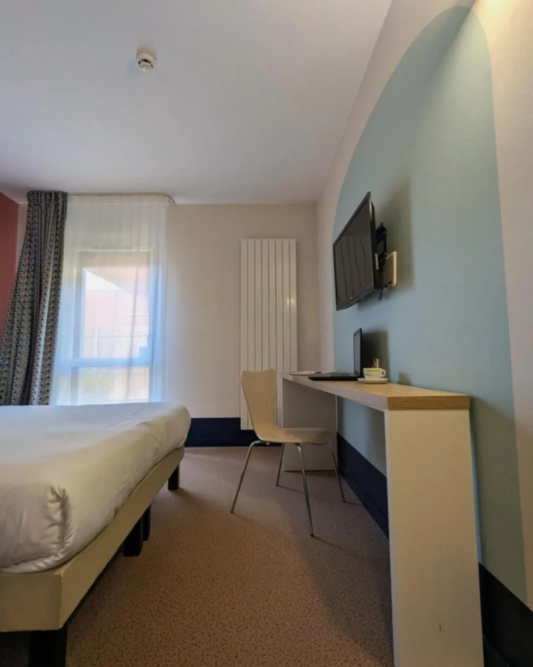 Bedroom, Bed in The Originals City, Hôtel La Verriaire, Cholet Sud