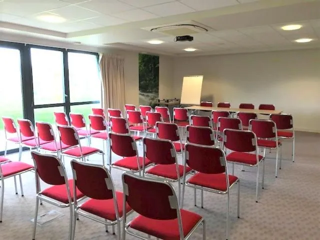 Meeting/conference room in The Originals City, Hôtel La Verriaire, Cholet Sud