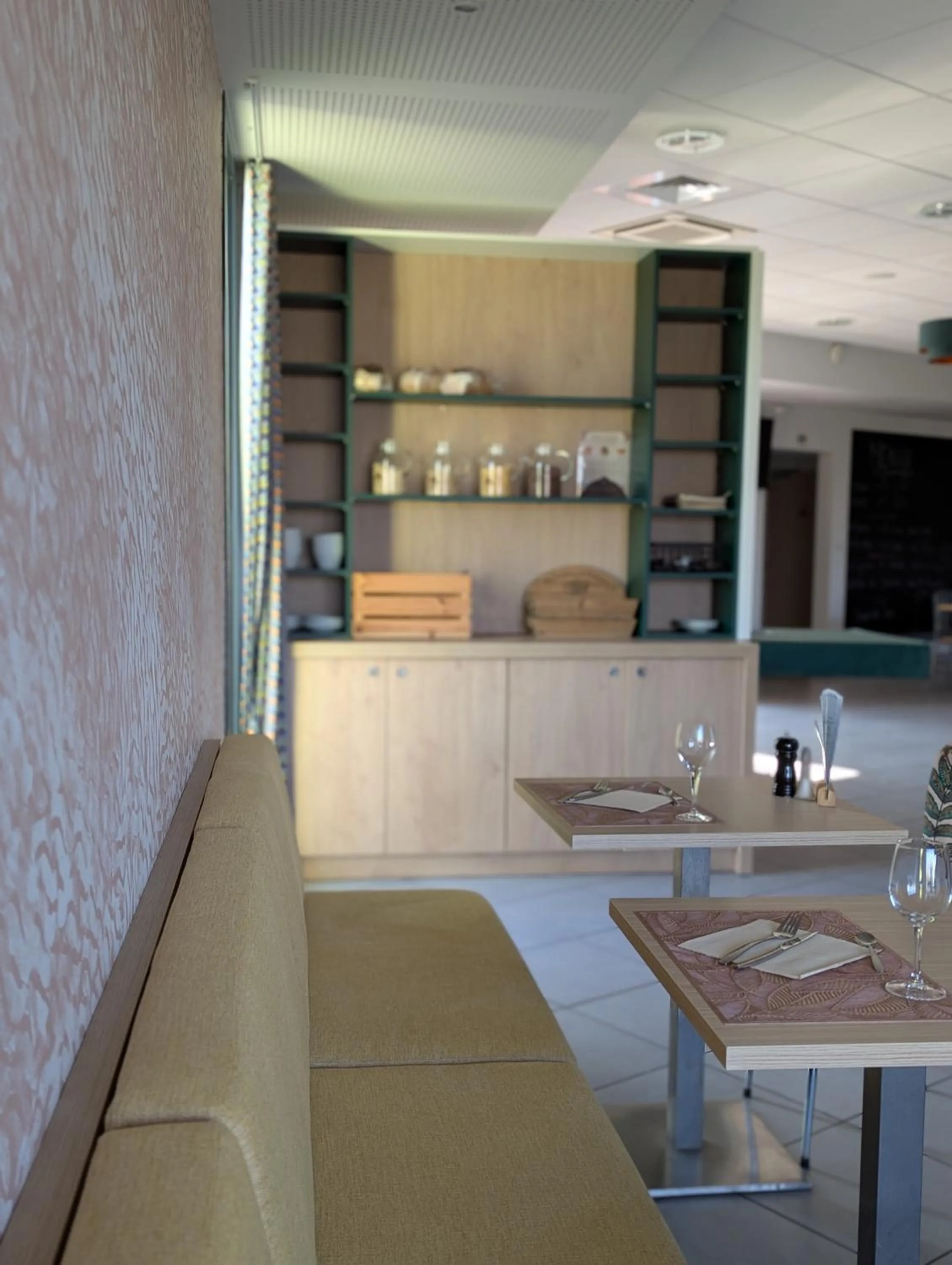 Restaurant/places to eat in The Originals City, Hôtel La Verriaire, Cholet Sud