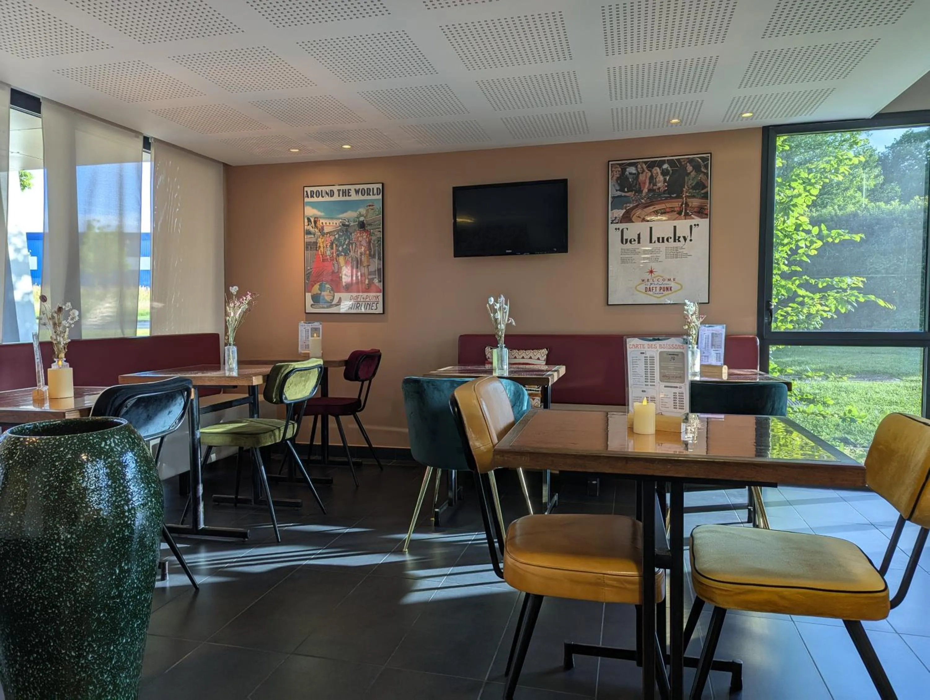 Lobby or reception in The Originals City, Hôtel La Verriaire, Cholet Sud
